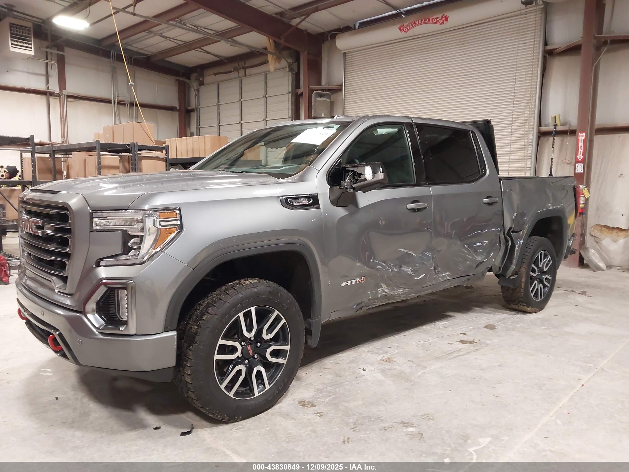 GMC SIERRA image 6