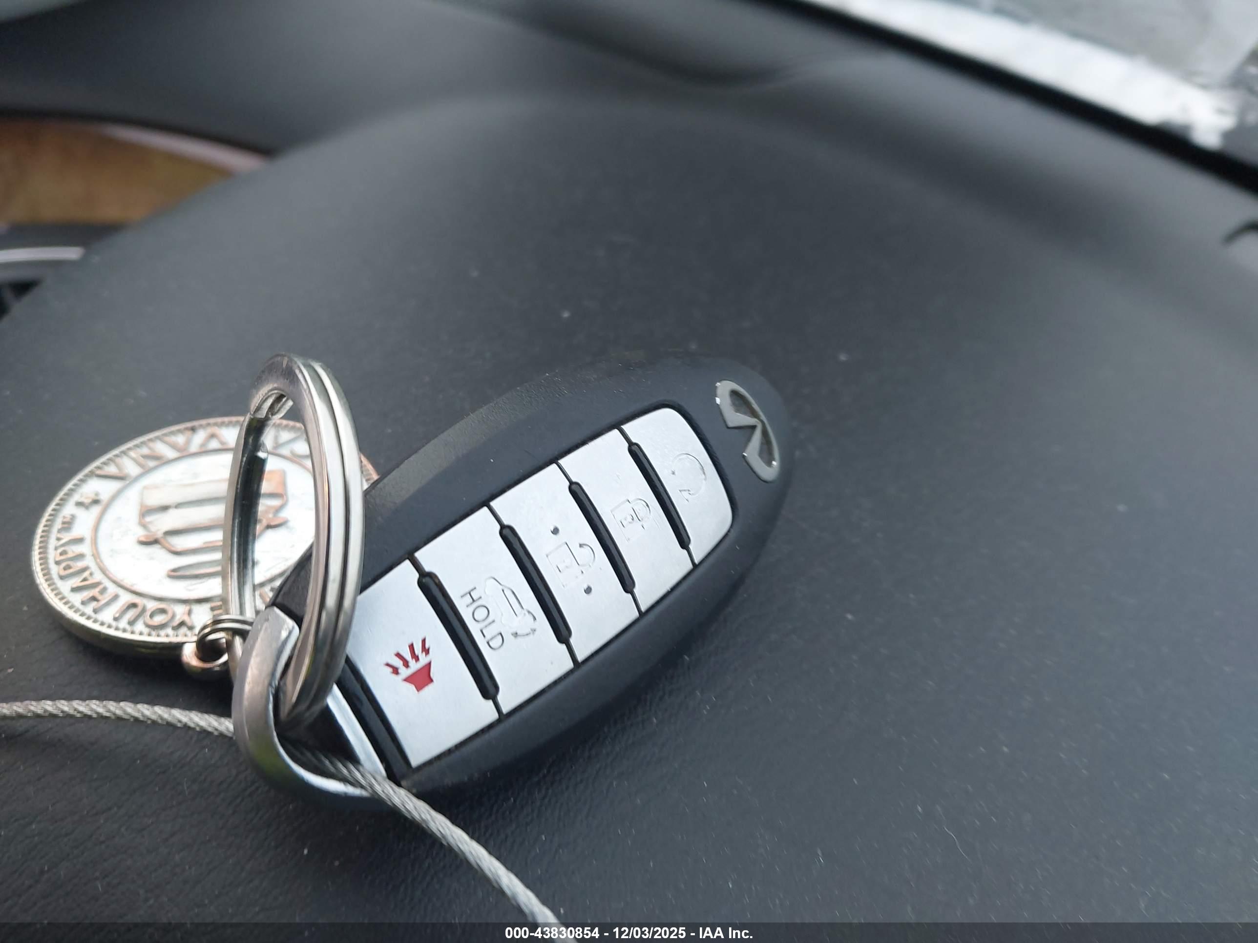 INFINITI QX80 image 11
