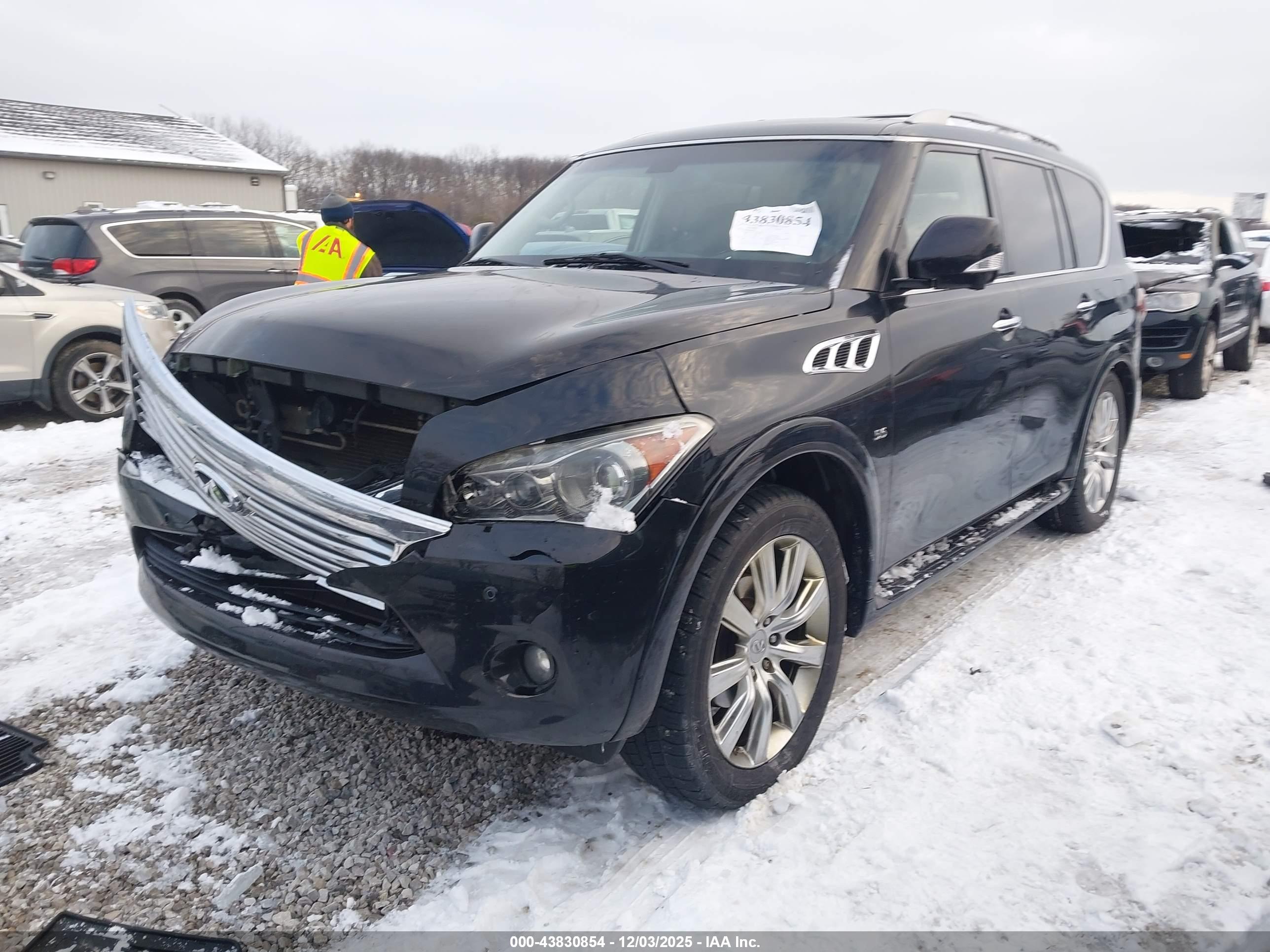INFINITI QX80 image 2