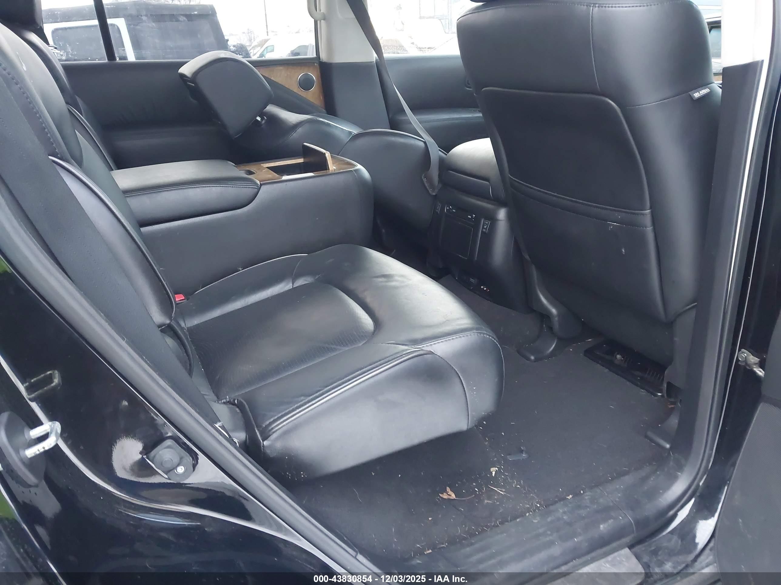 INFINITI QX80 image 8
