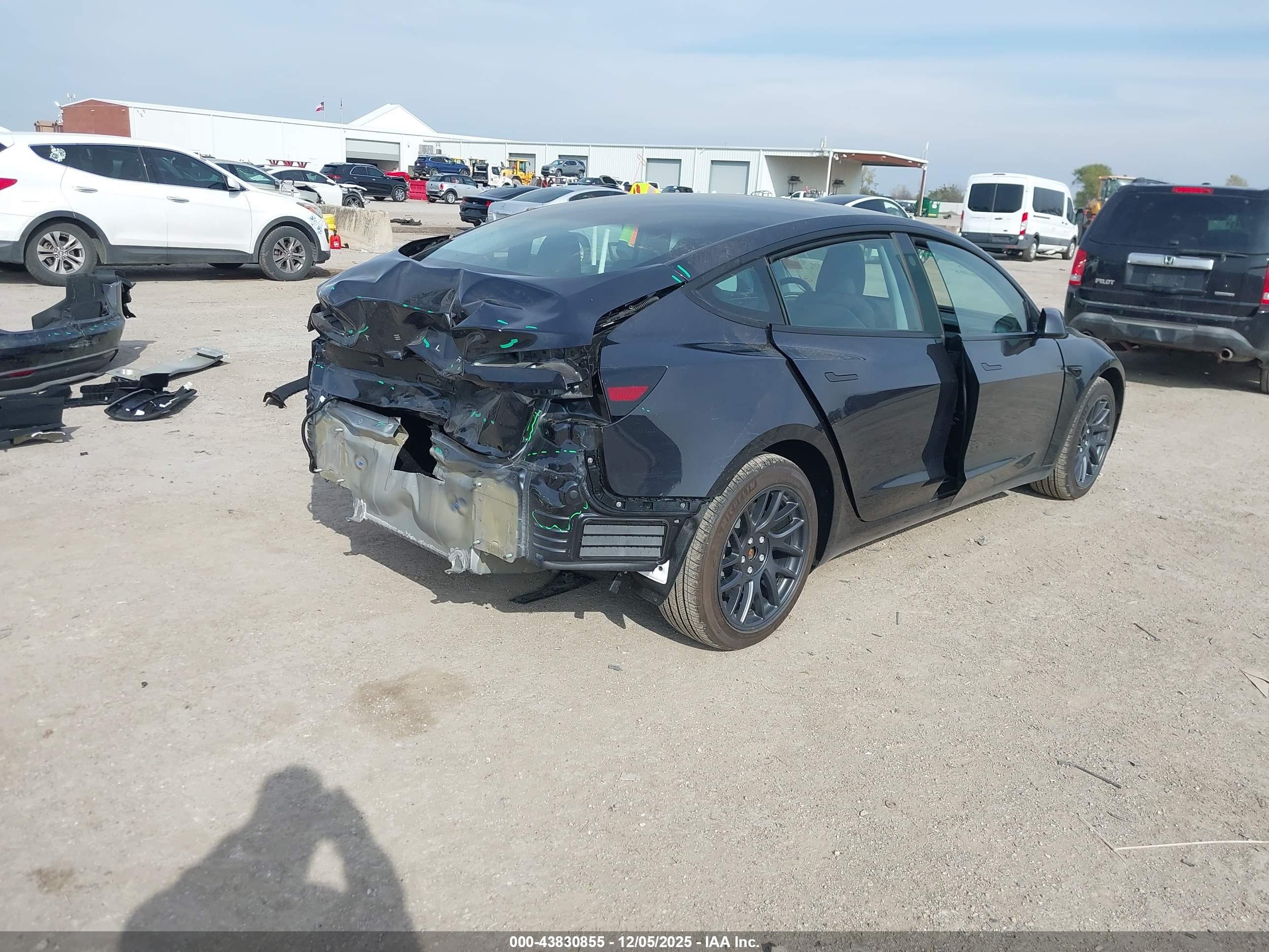 TESLA MODEL image 4