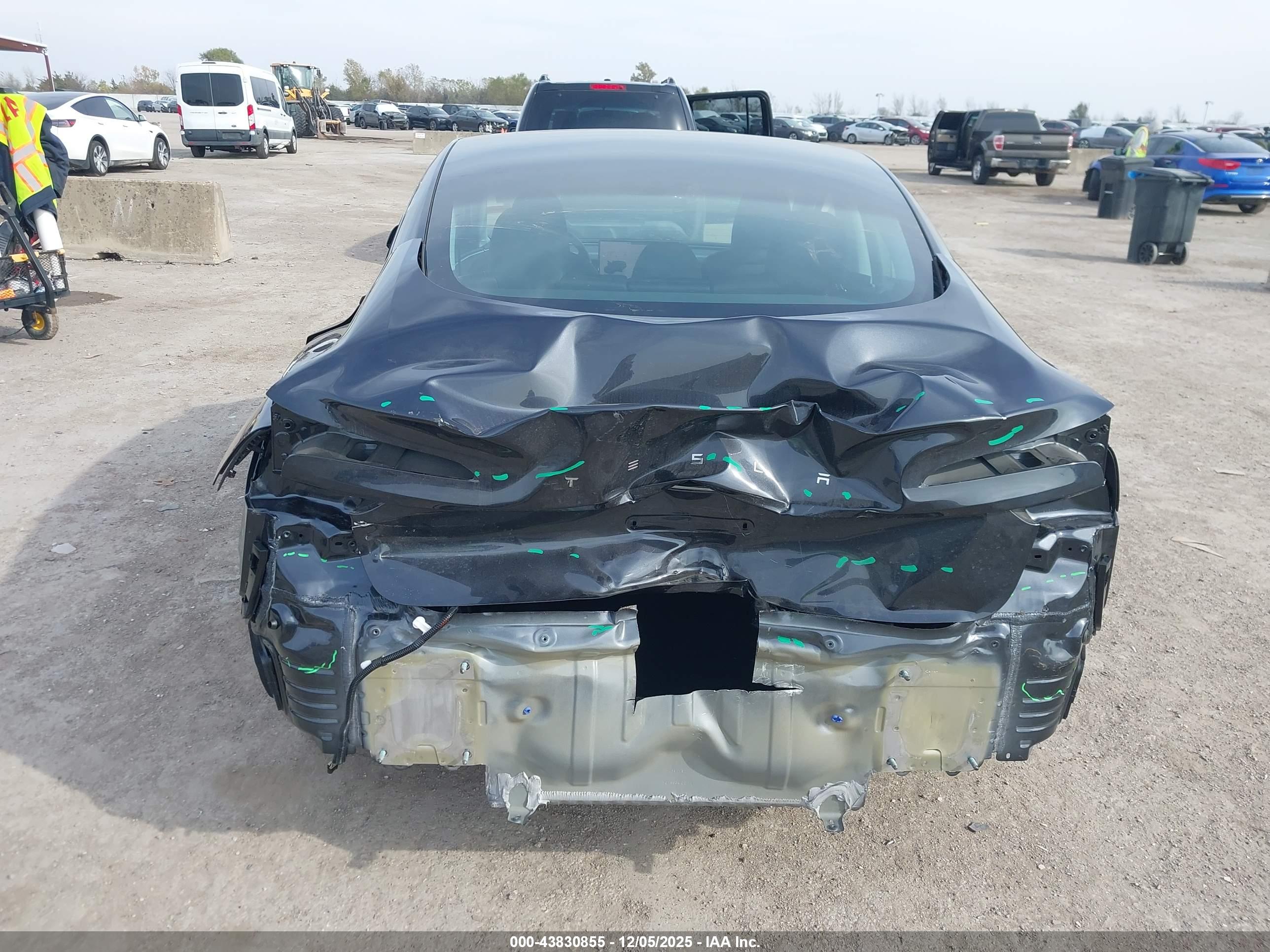 TESLA MODEL image 6