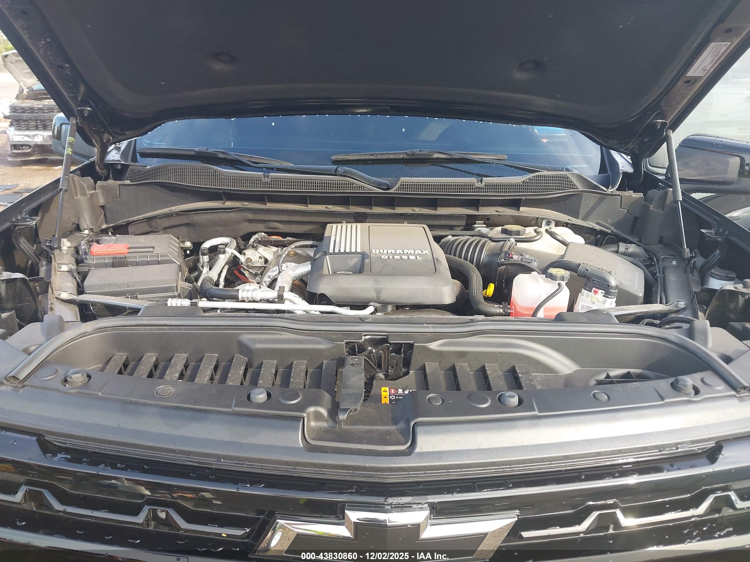 CHEVROLET SILVERADO image 10