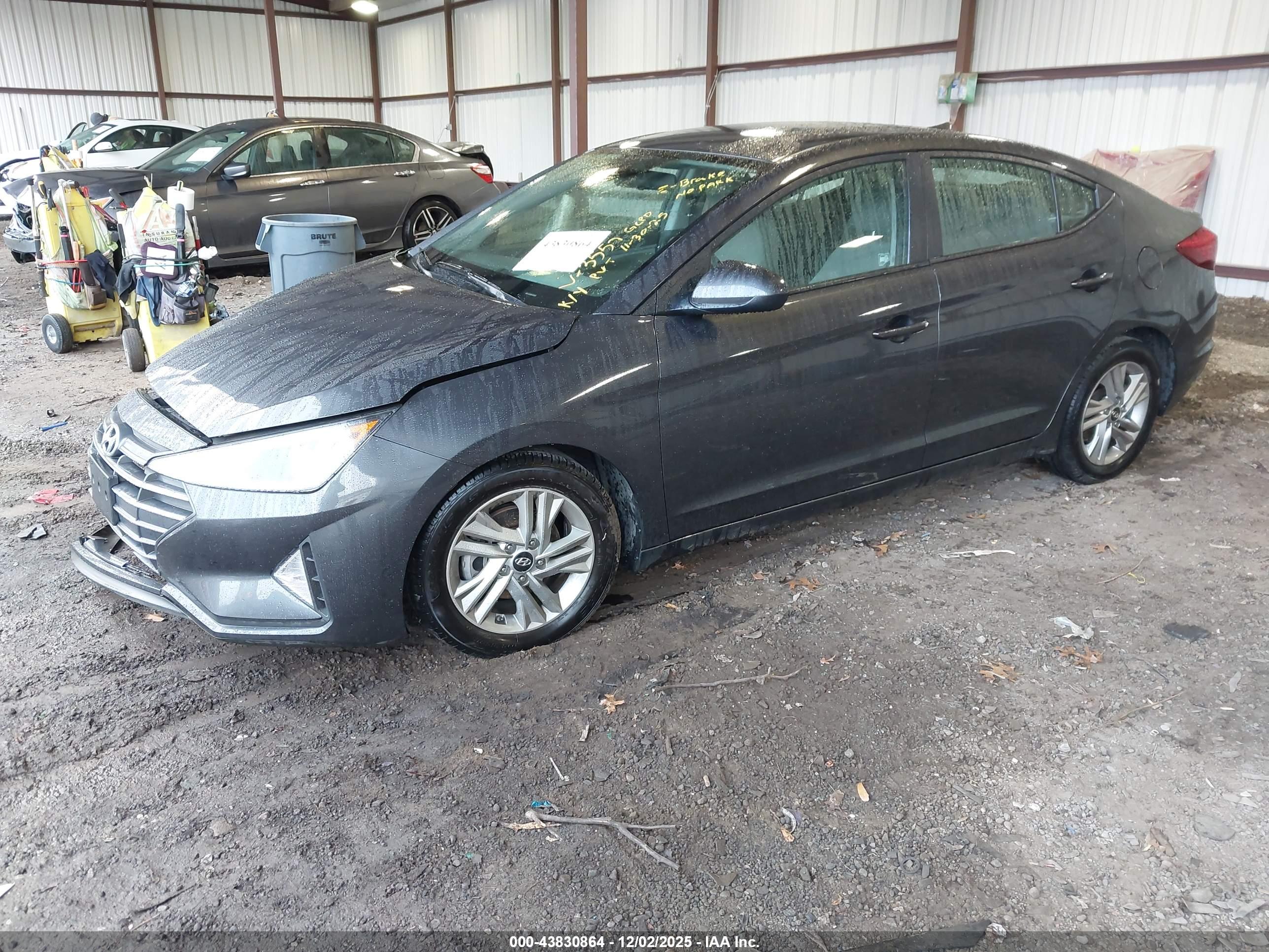 HYUNDAI ELANTRA image 2