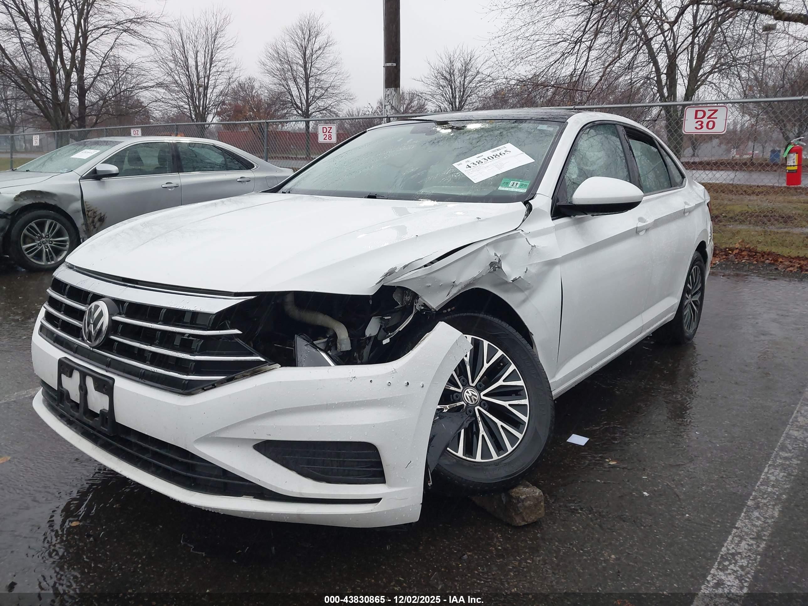 VOLKSWAGEN JETTA image 2