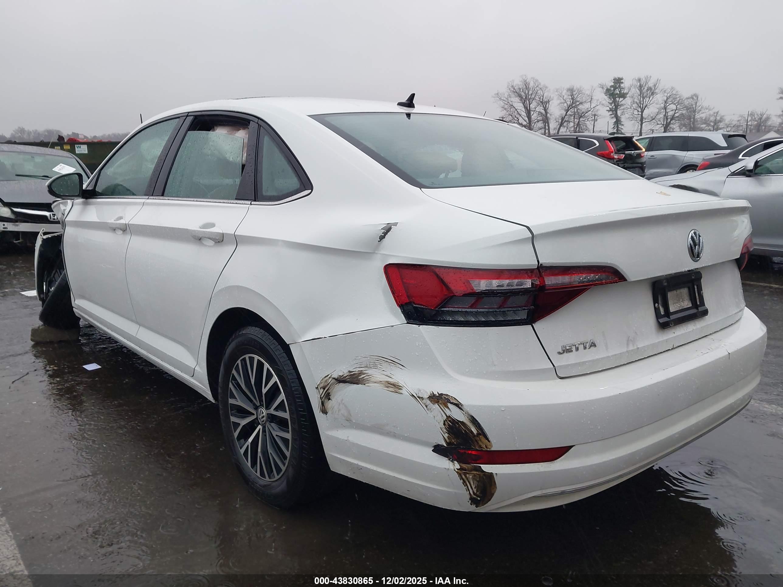VOLKSWAGEN JETTA image 3