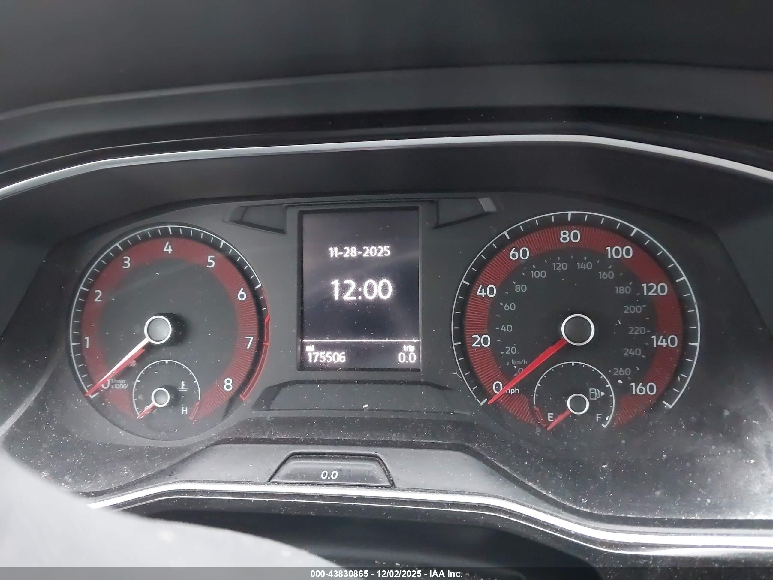 VOLKSWAGEN JETTA image 7