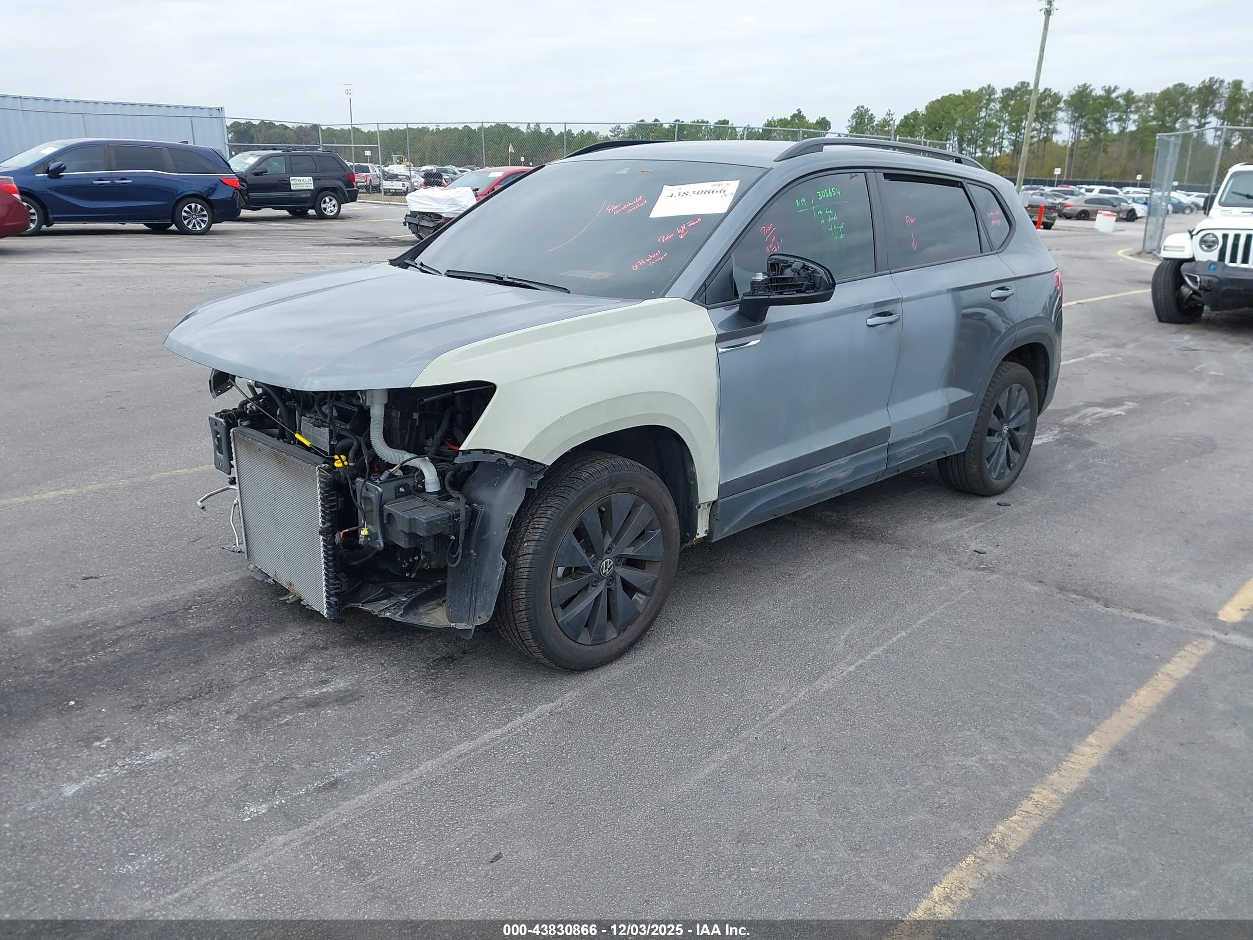 VOLKSWAGEN TAOS image 2