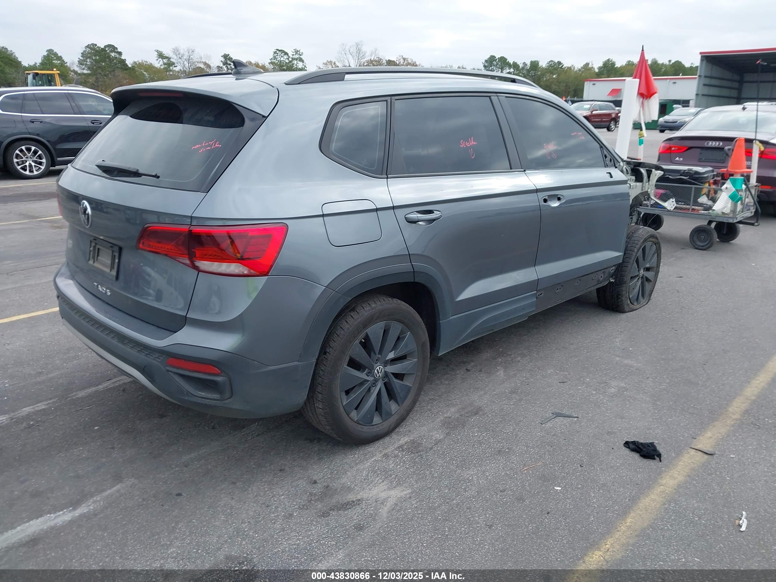 VOLKSWAGEN TAOS image 4