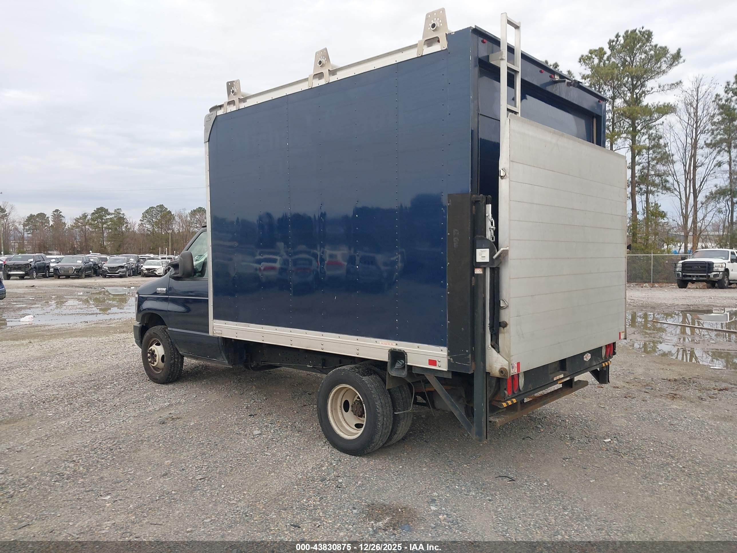 FORD E-350 image 3