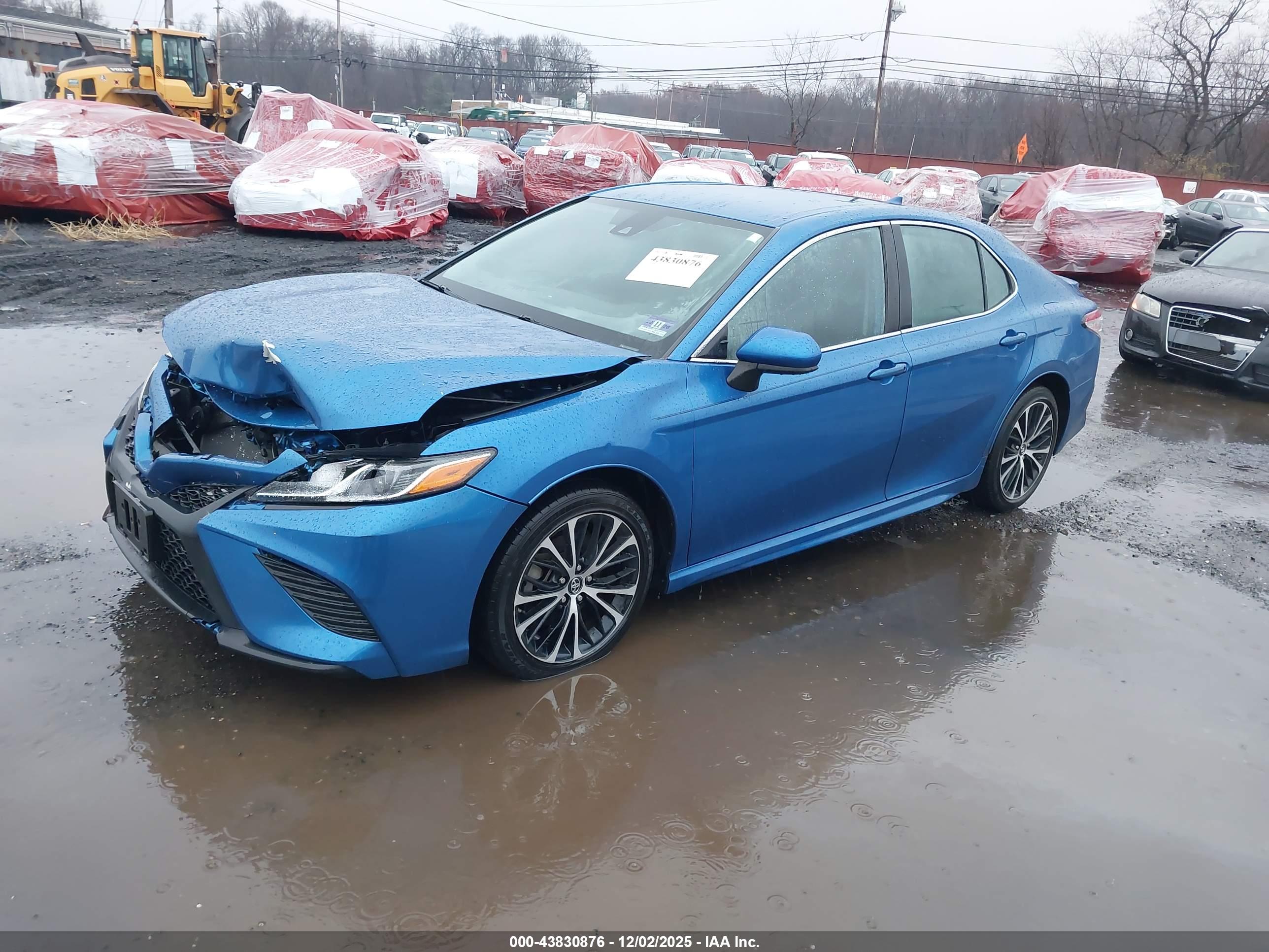 TOYOTA CAMRY image 2