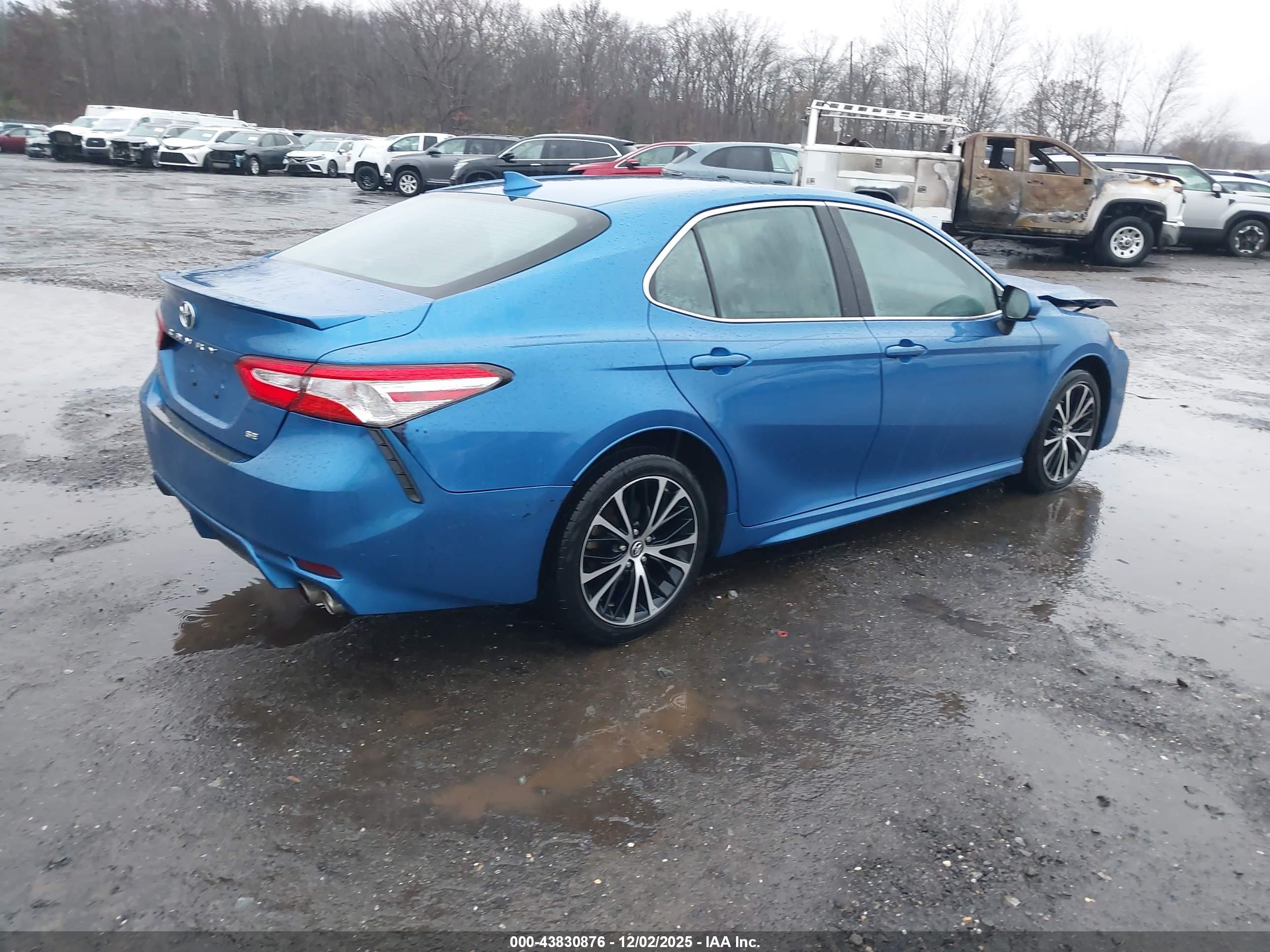 TOYOTA CAMRY image 4