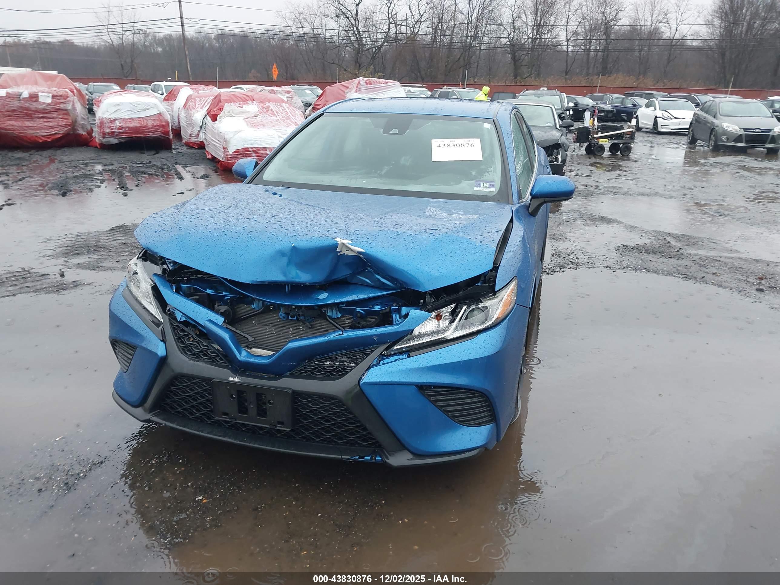 TOYOTA CAMRY image 6
