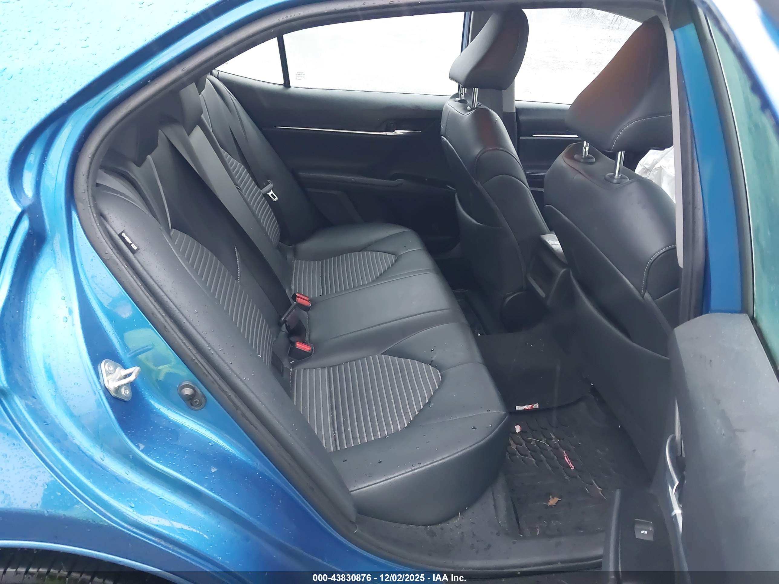 TOYOTA CAMRY image 8
