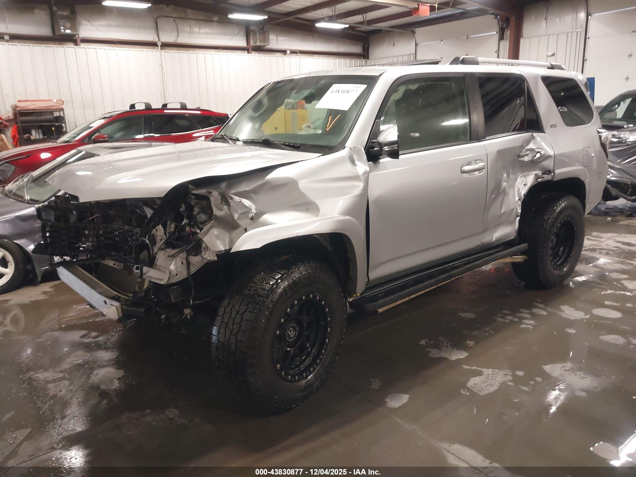 TOYOTA 4RUNNER image 2