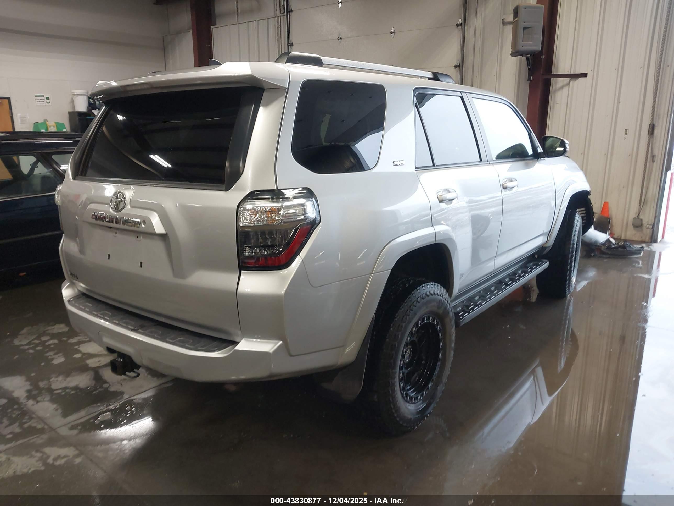 TOYOTA 4RUNNER image 4