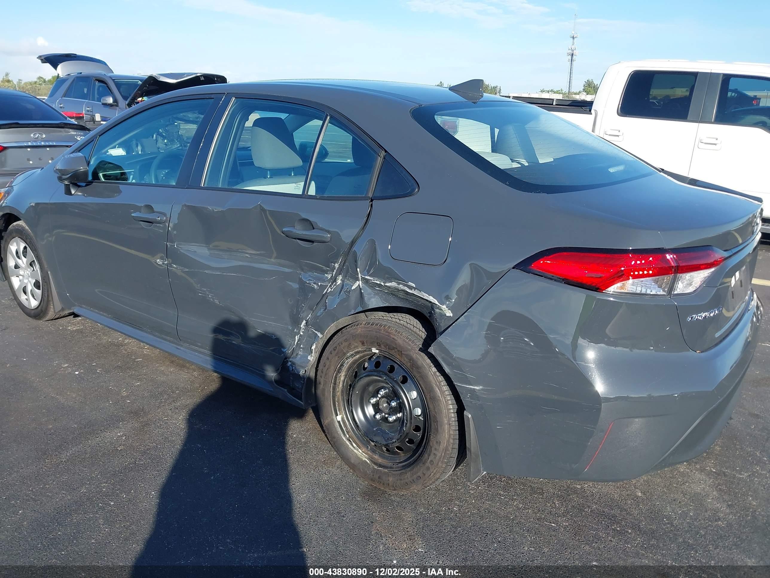 TOYOTA COROLLA image 6