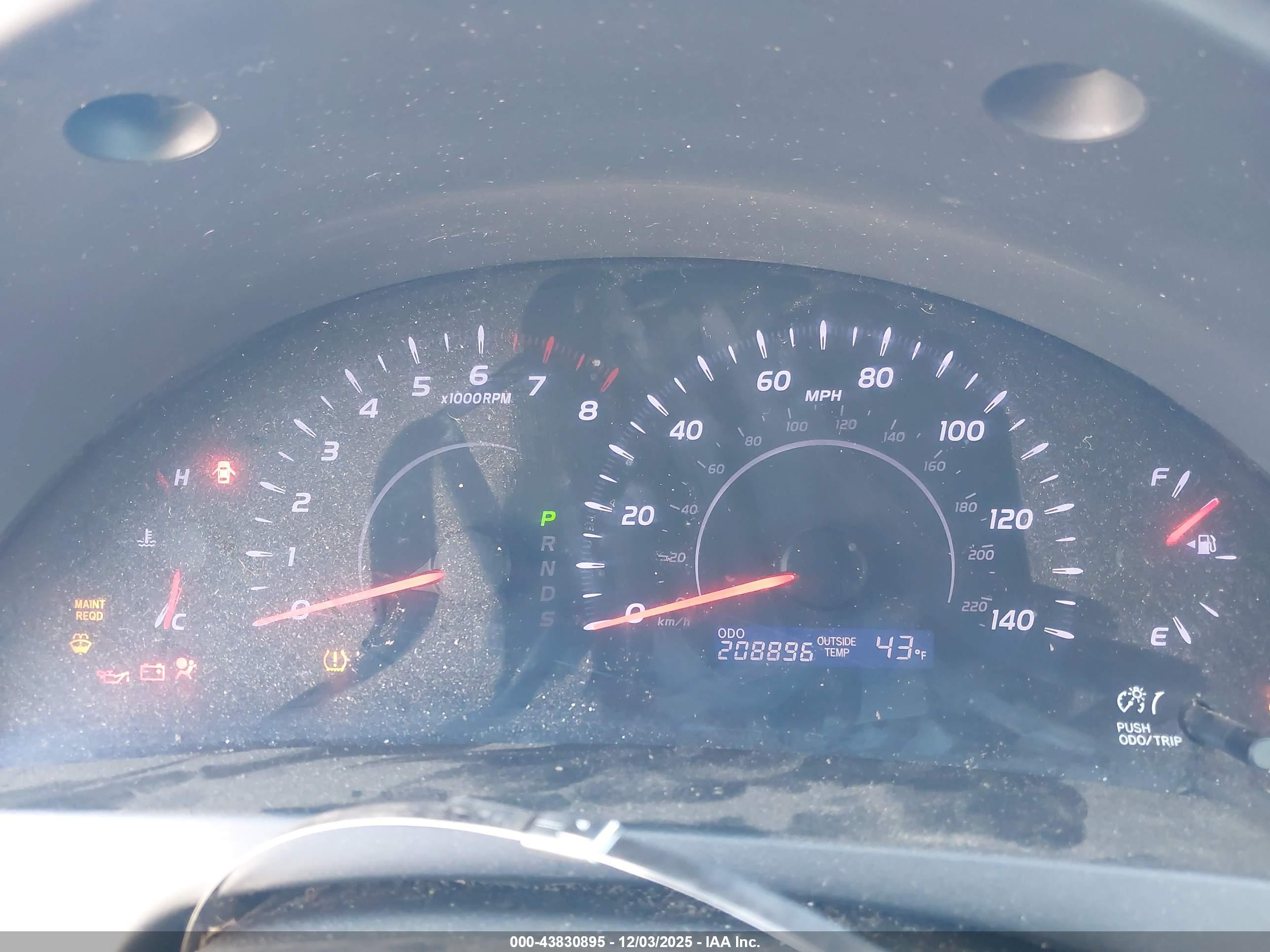 TOYOTA CAMRY image 7