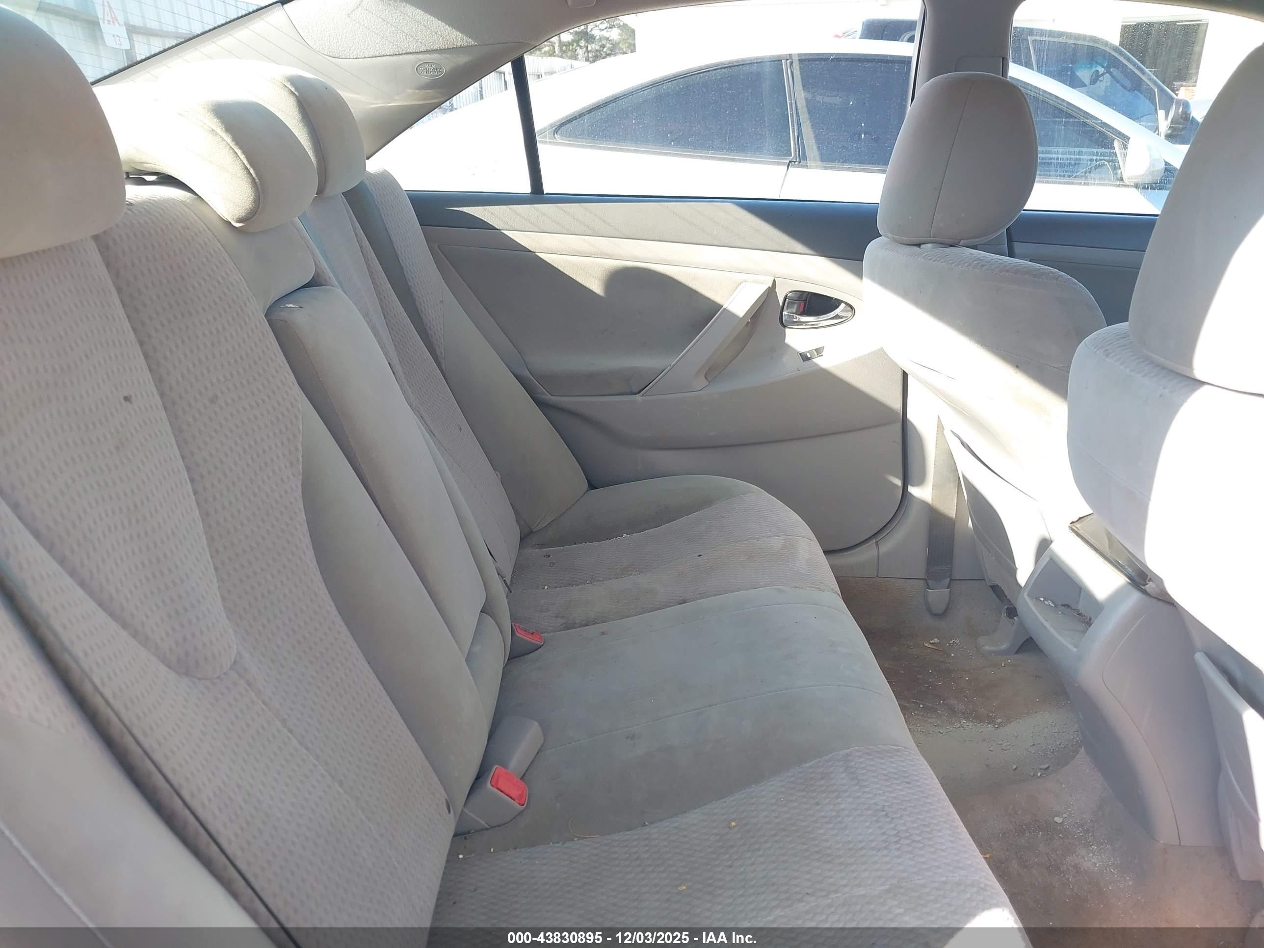 TOYOTA CAMRY image 8