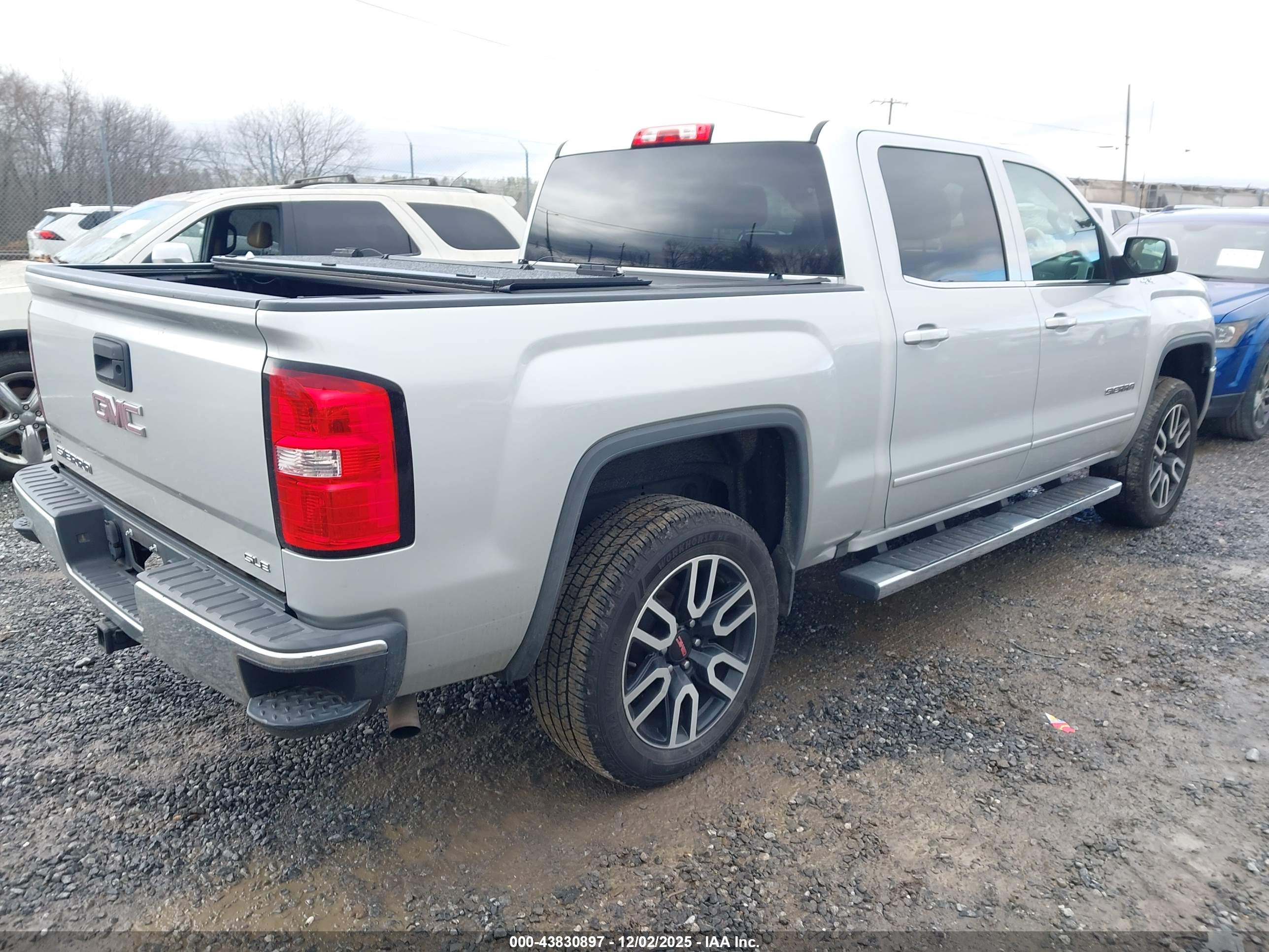 GMC SIERRA image 4