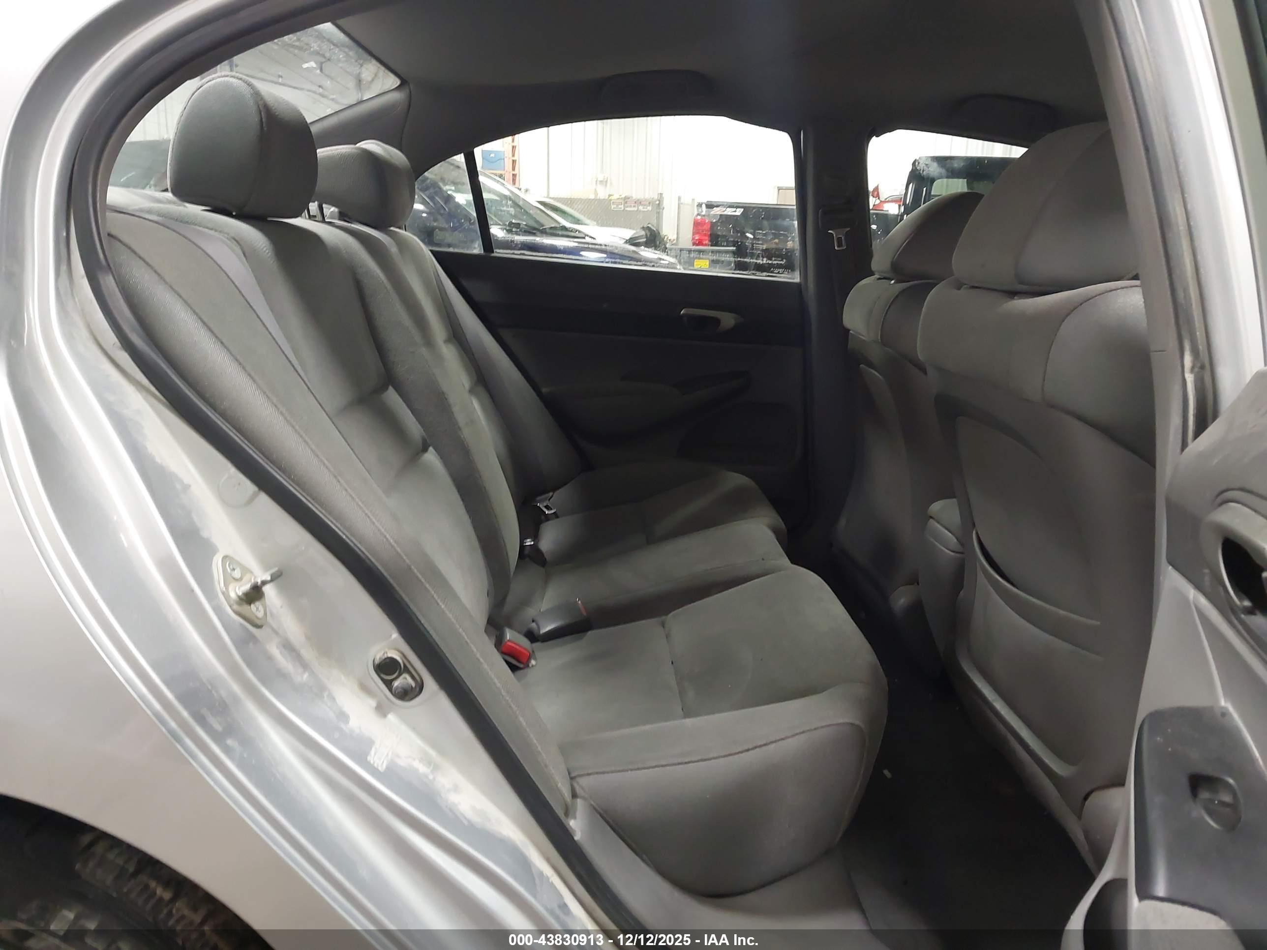 HONDA CIVIC image 8