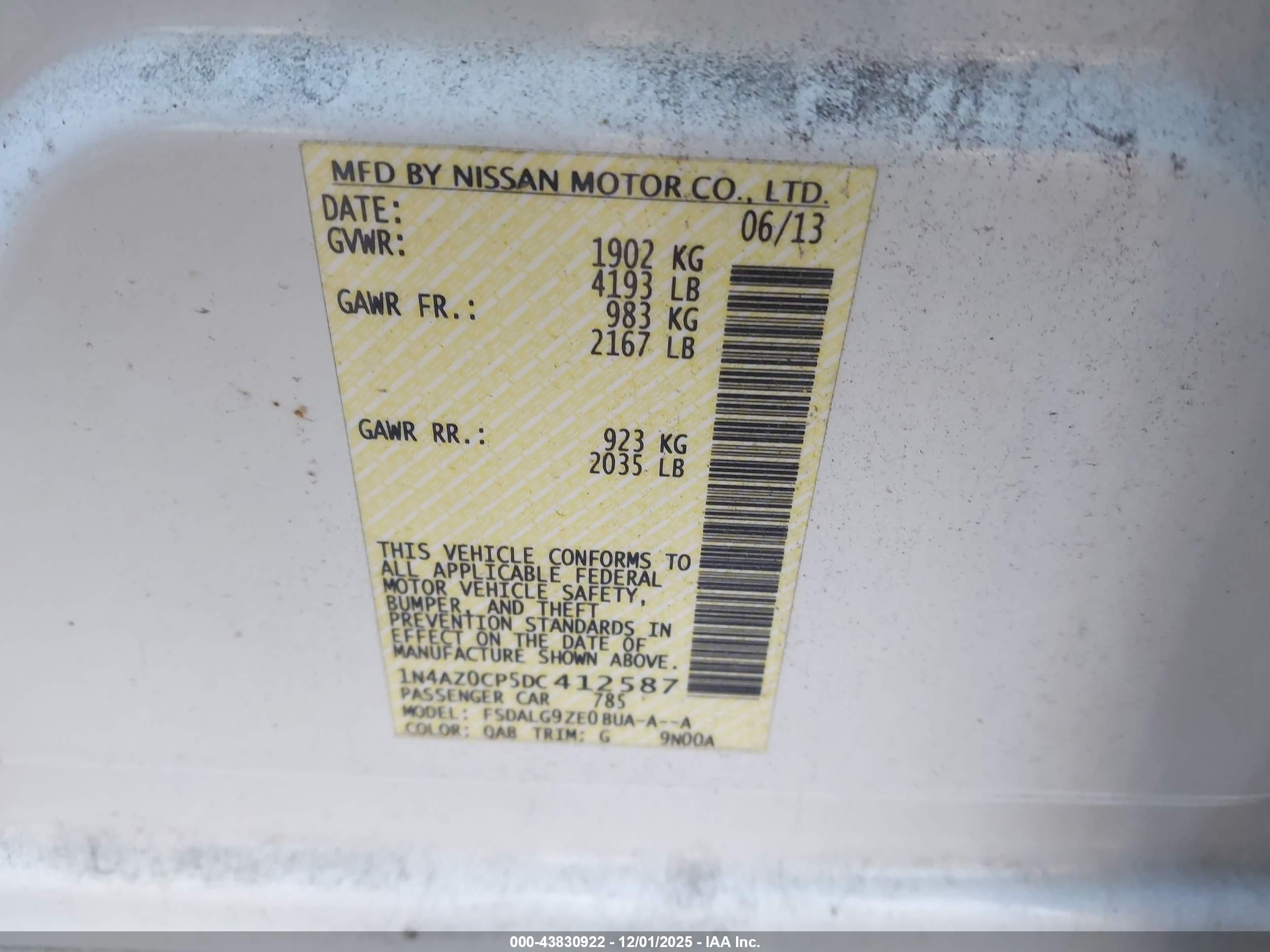 NISSAN LEAF image 9