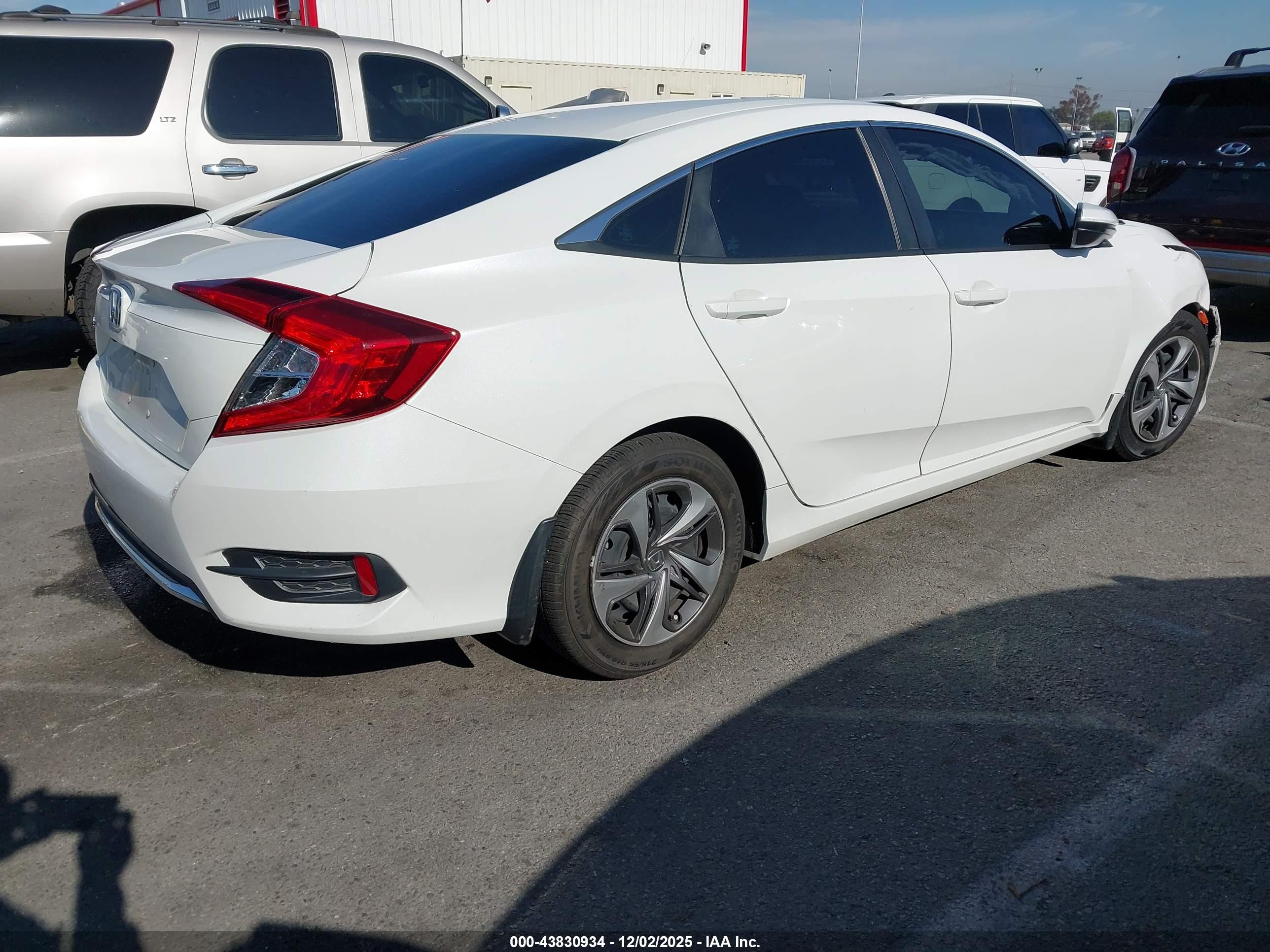 HONDA CIVIC image 4