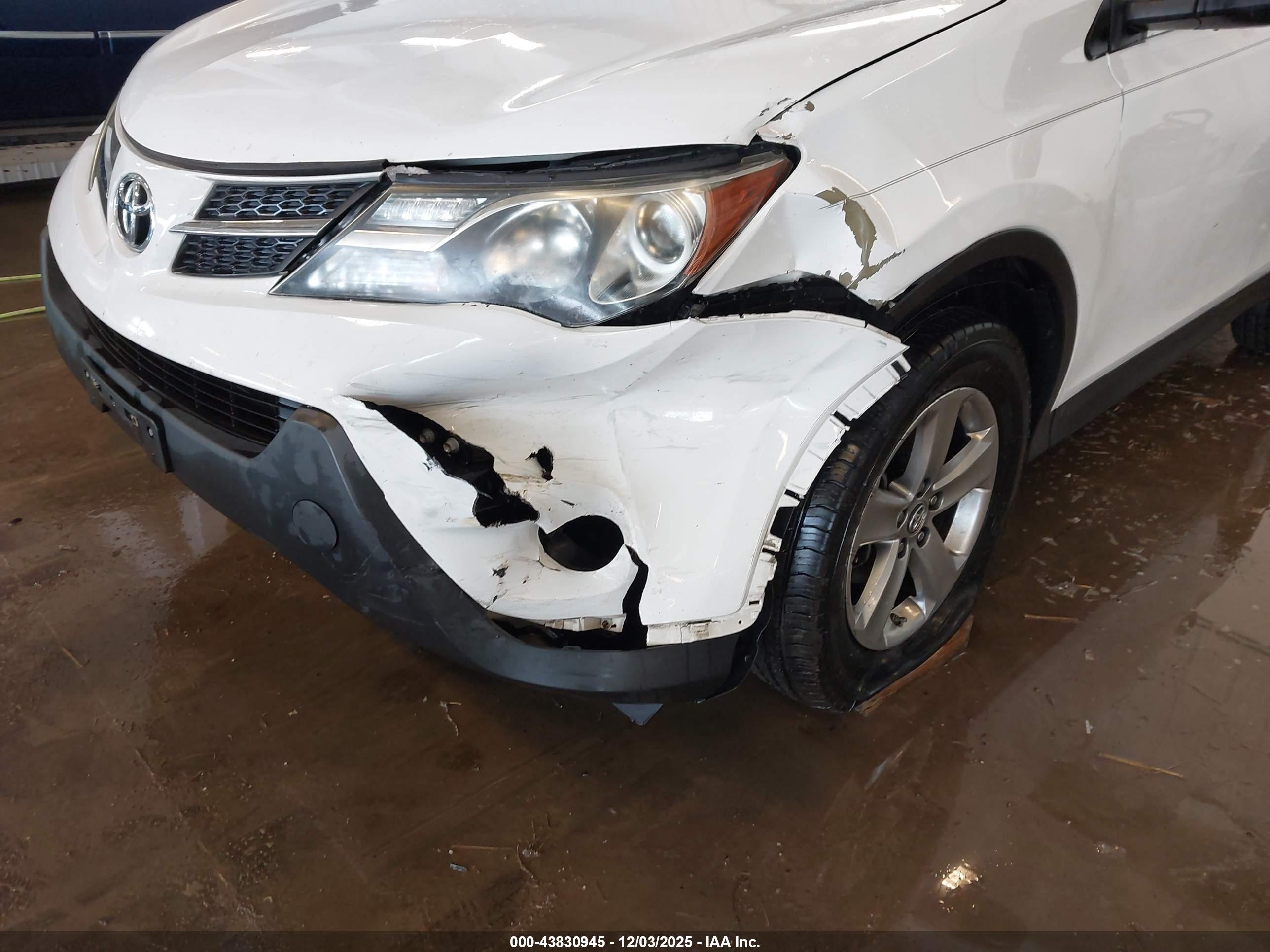TOYOTA RAV4 image 6
