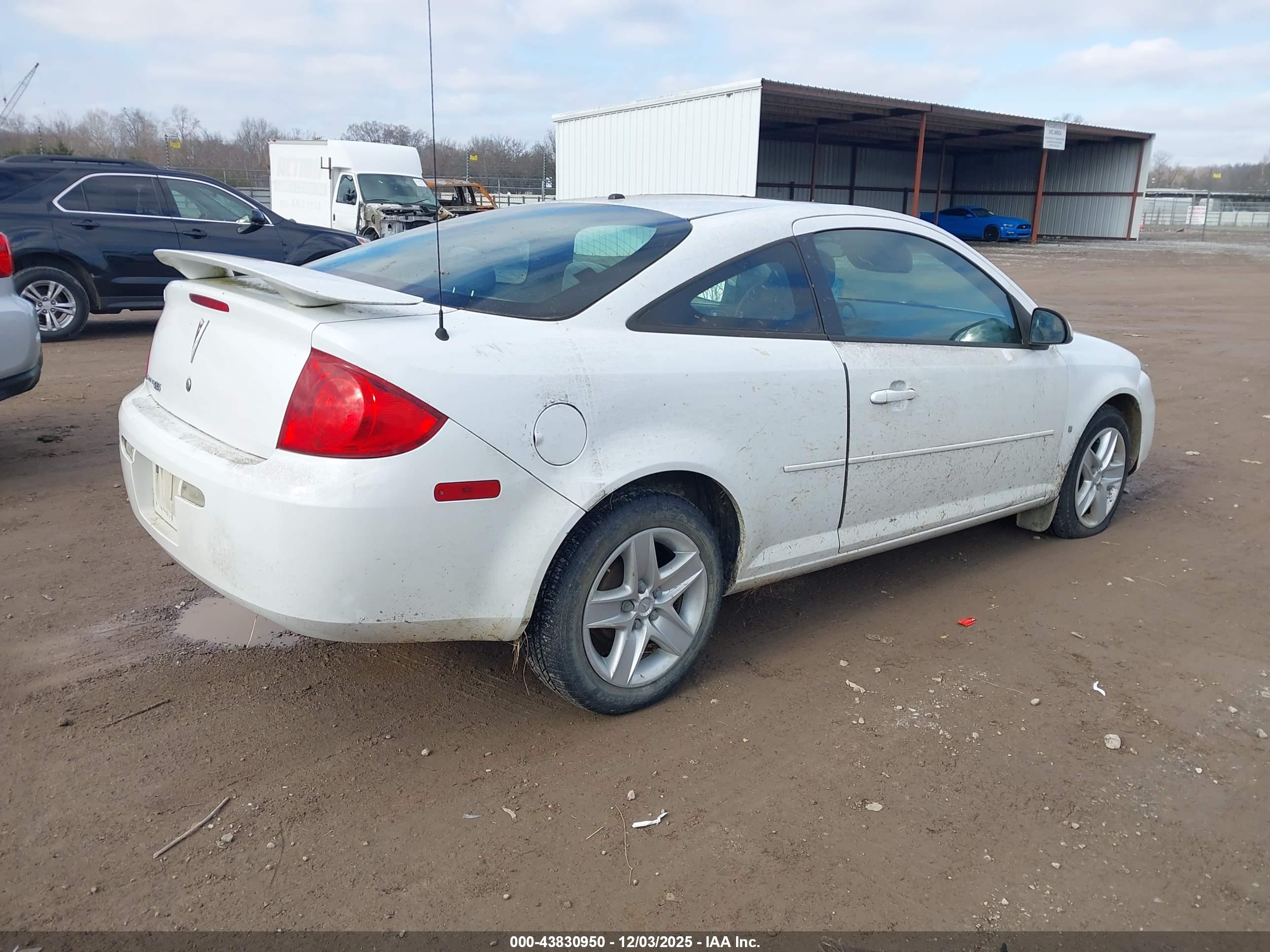 PONTIAC G5 image 4
