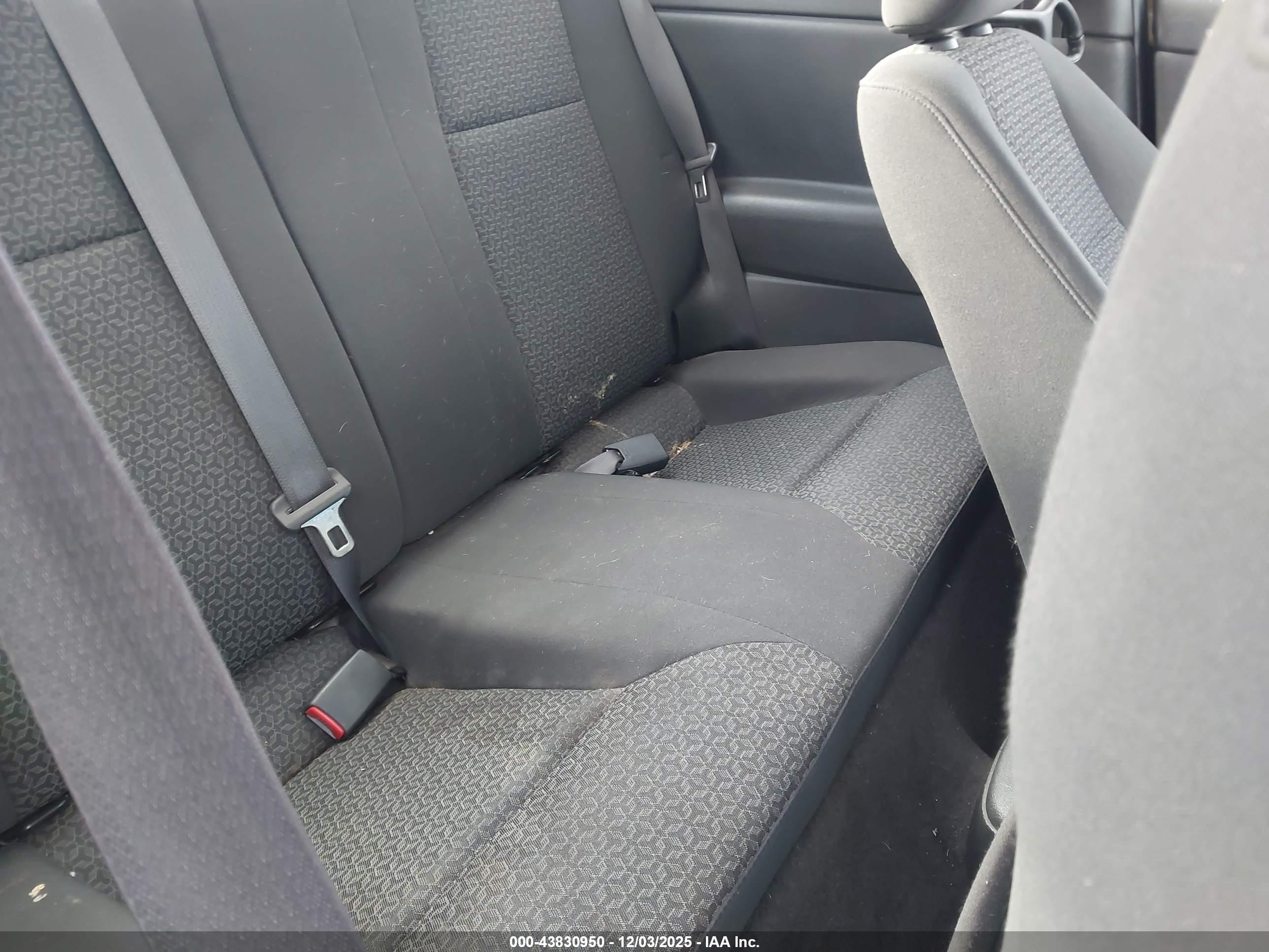 PONTIAC G5 image 8