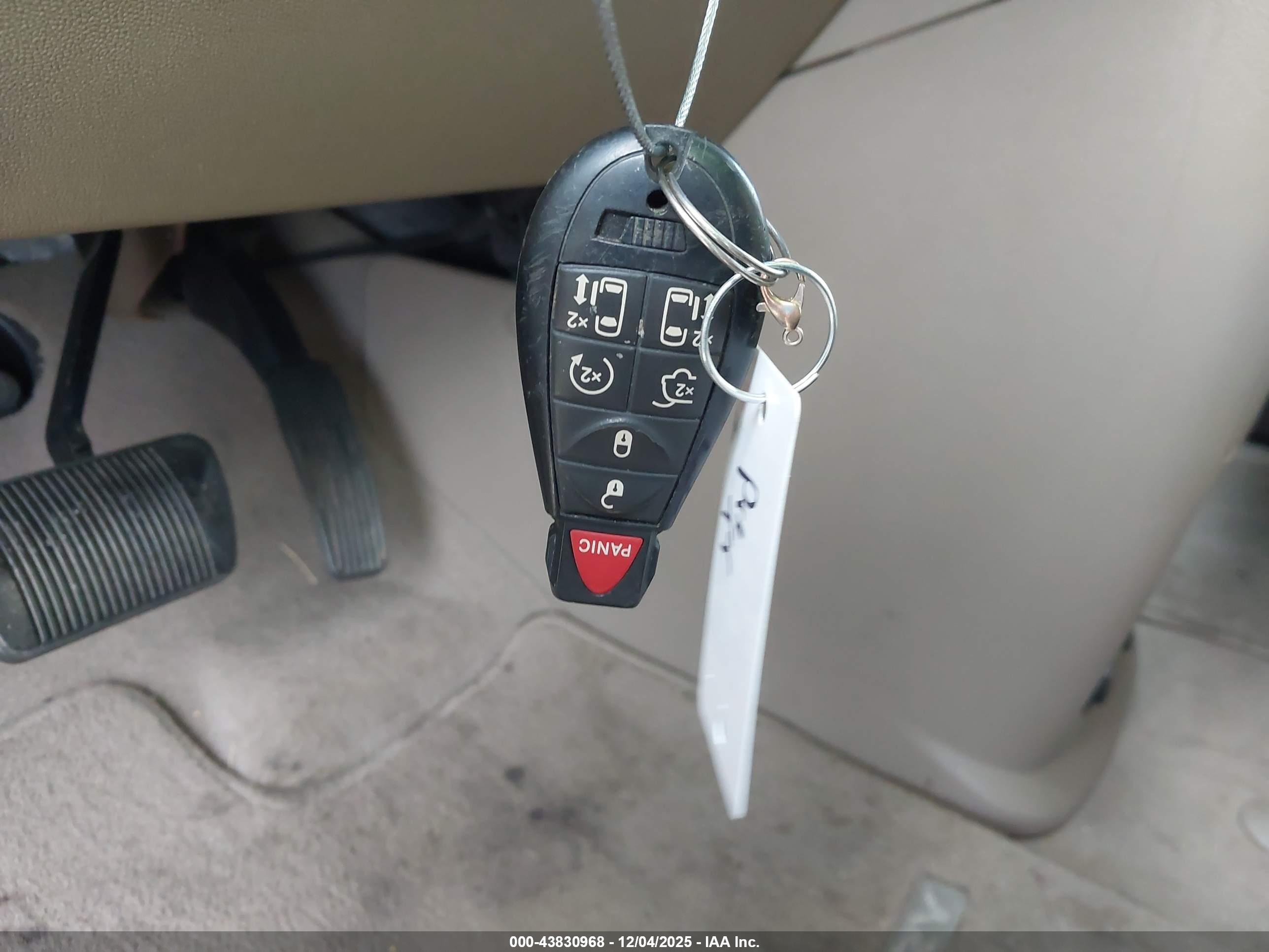 CHRYSLER TOWN image 11