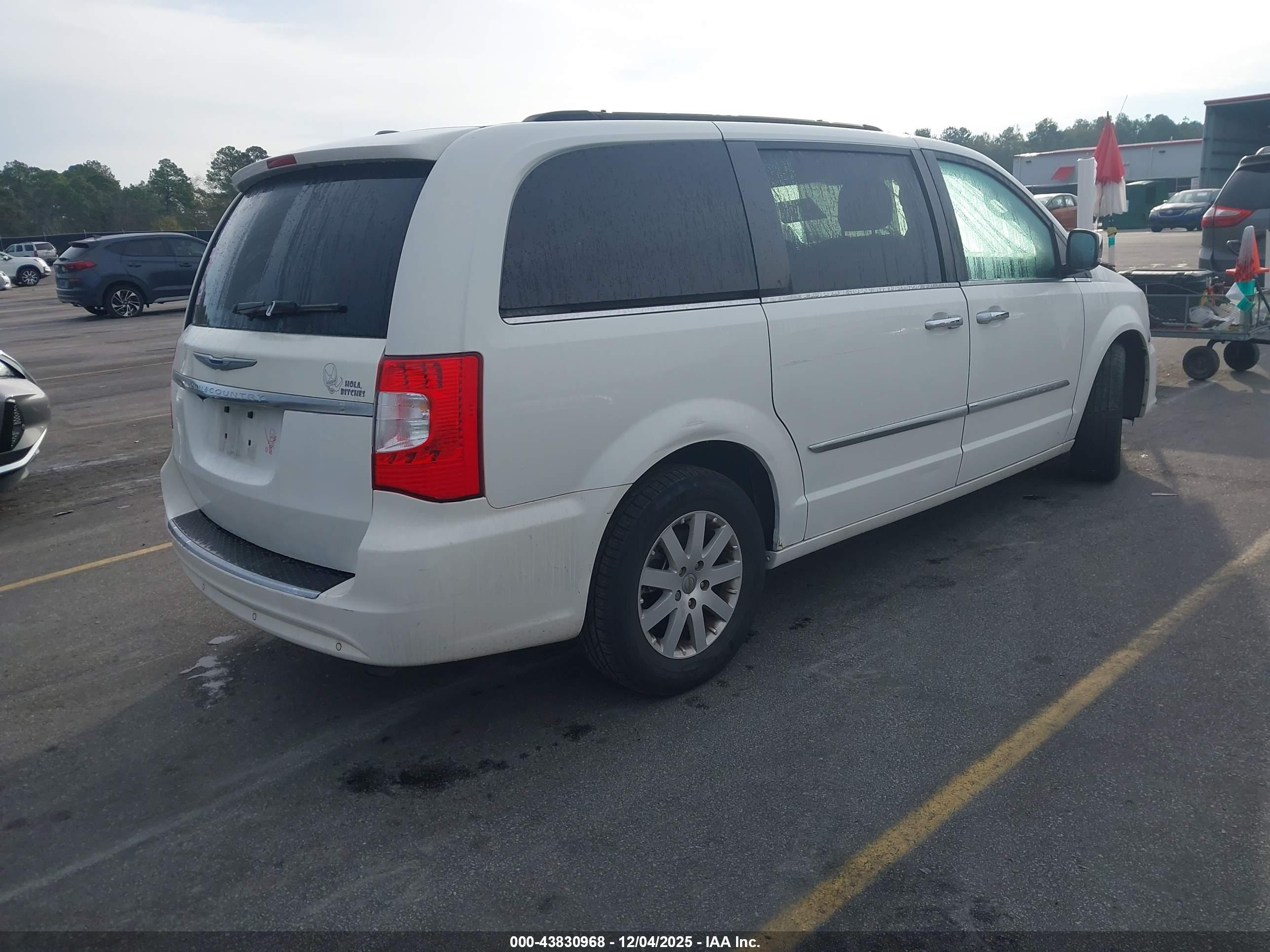 CHRYSLER TOWN image 4