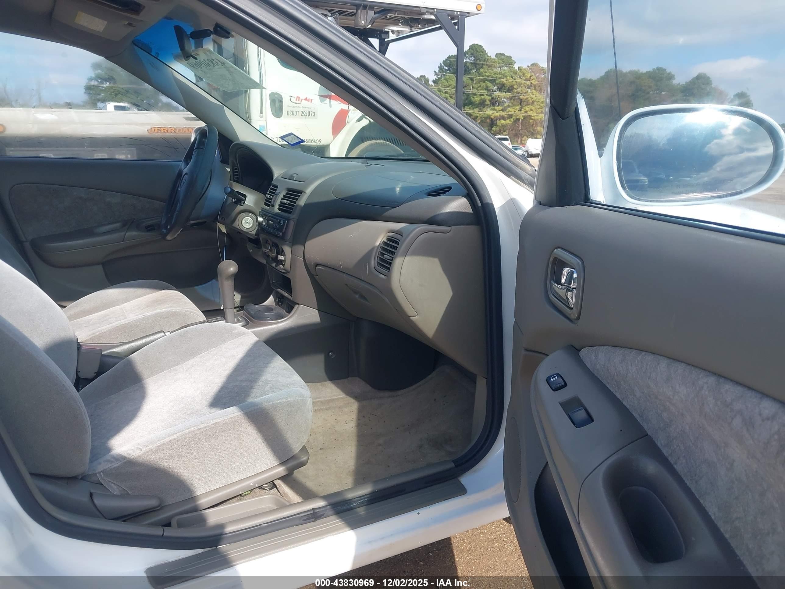 NISSAN SENTRA image 5