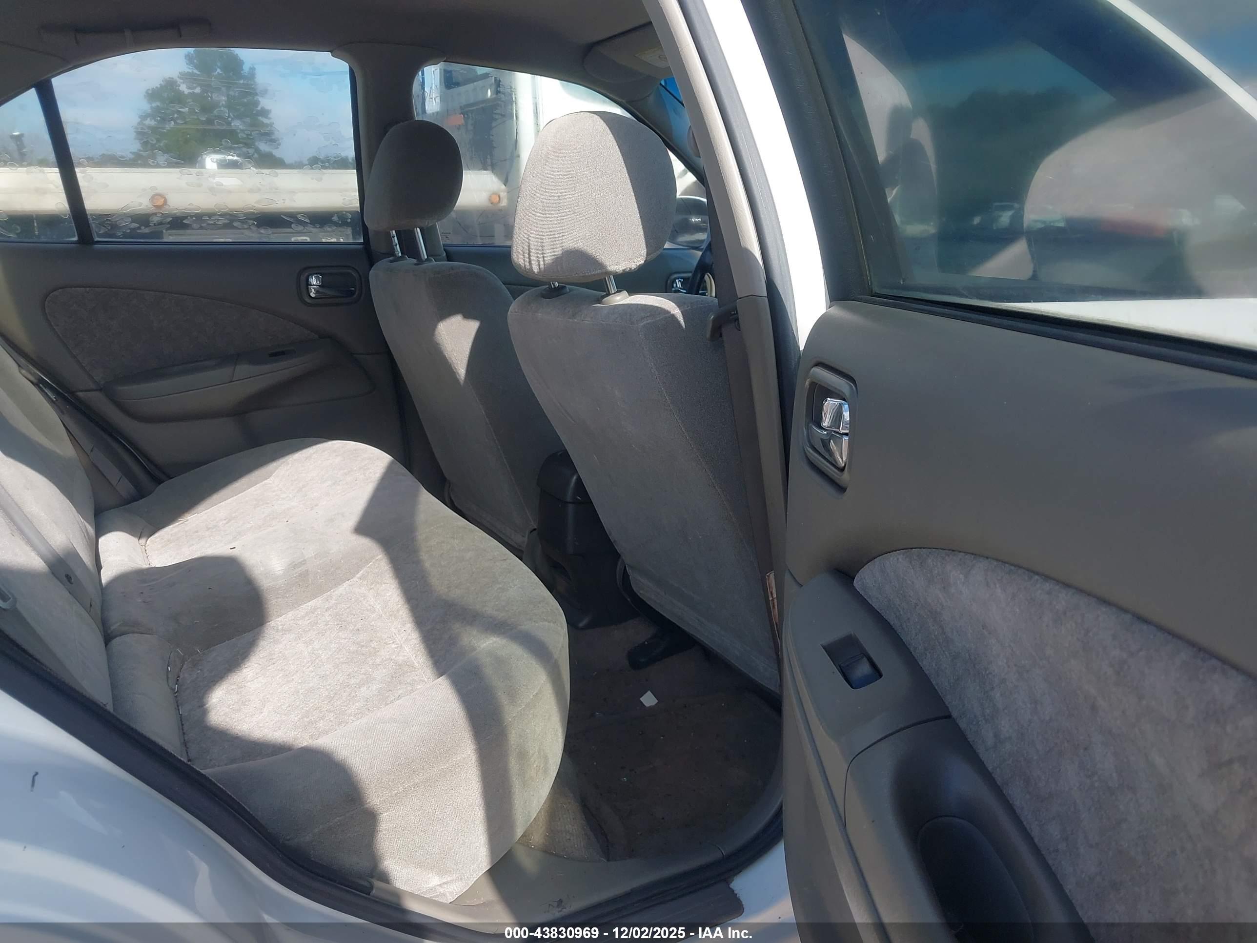 NISSAN SENTRA image 8