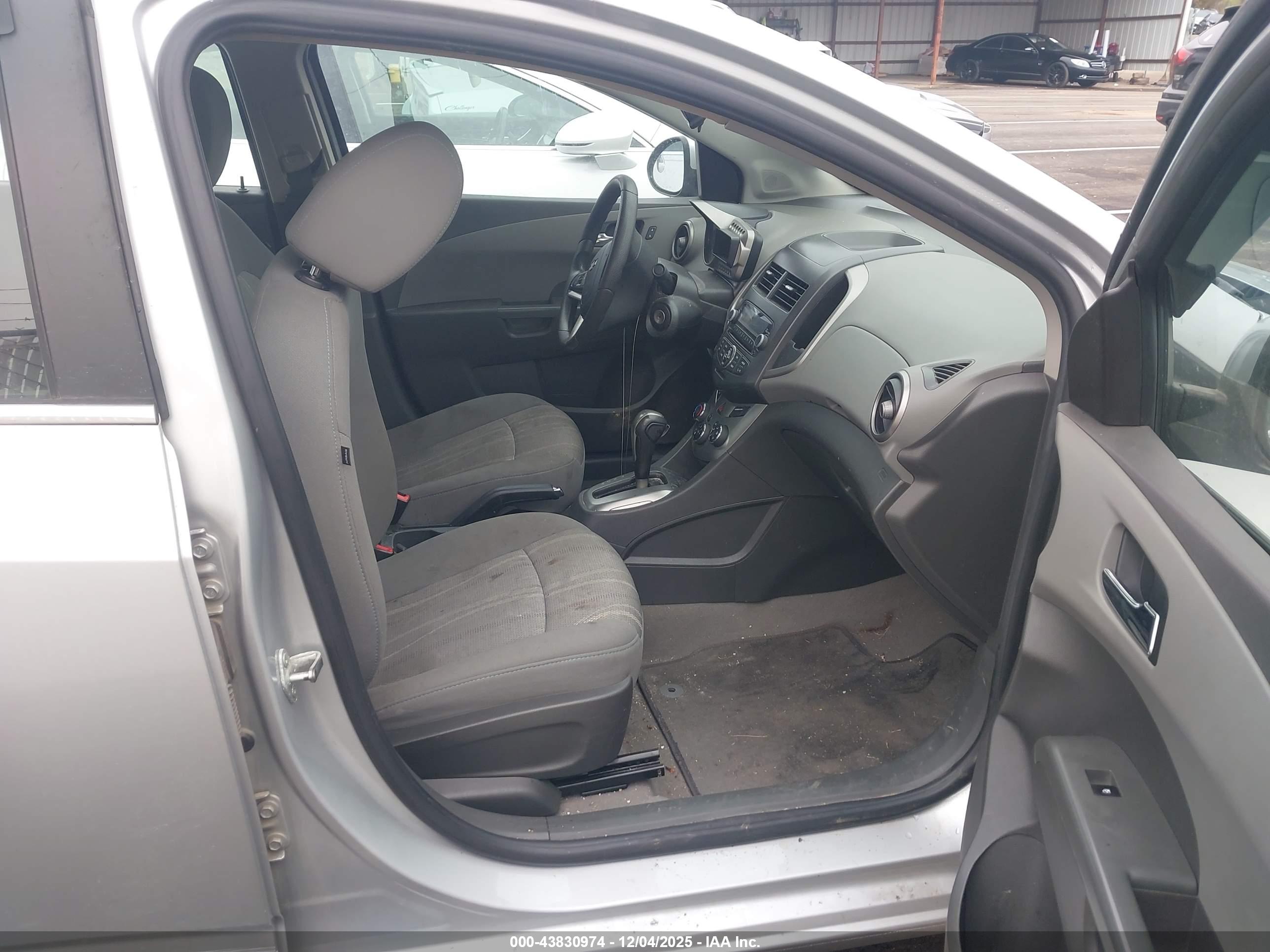 CHEVROLET SONIC image 5