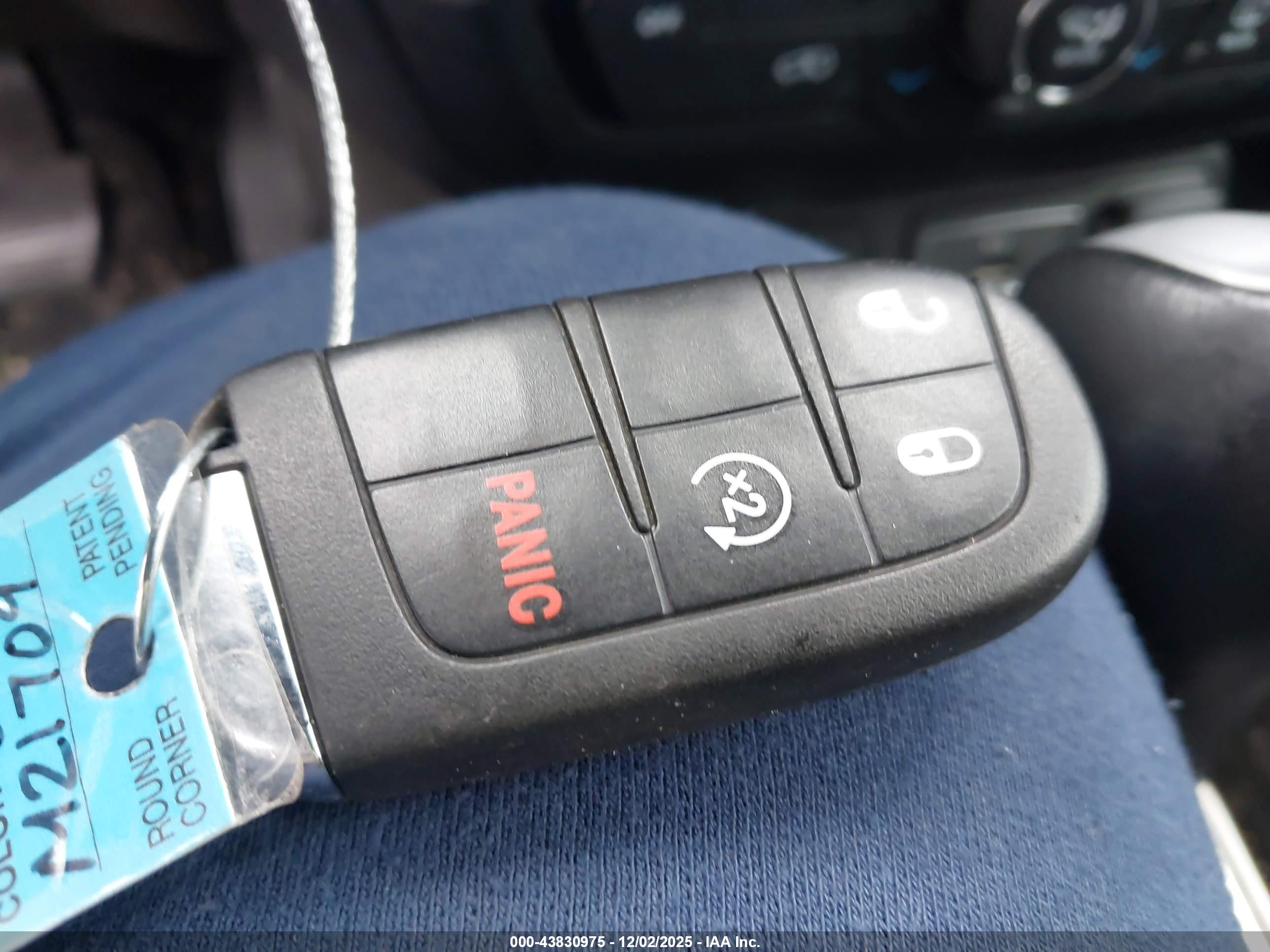 JEEP RENEGADE image 11