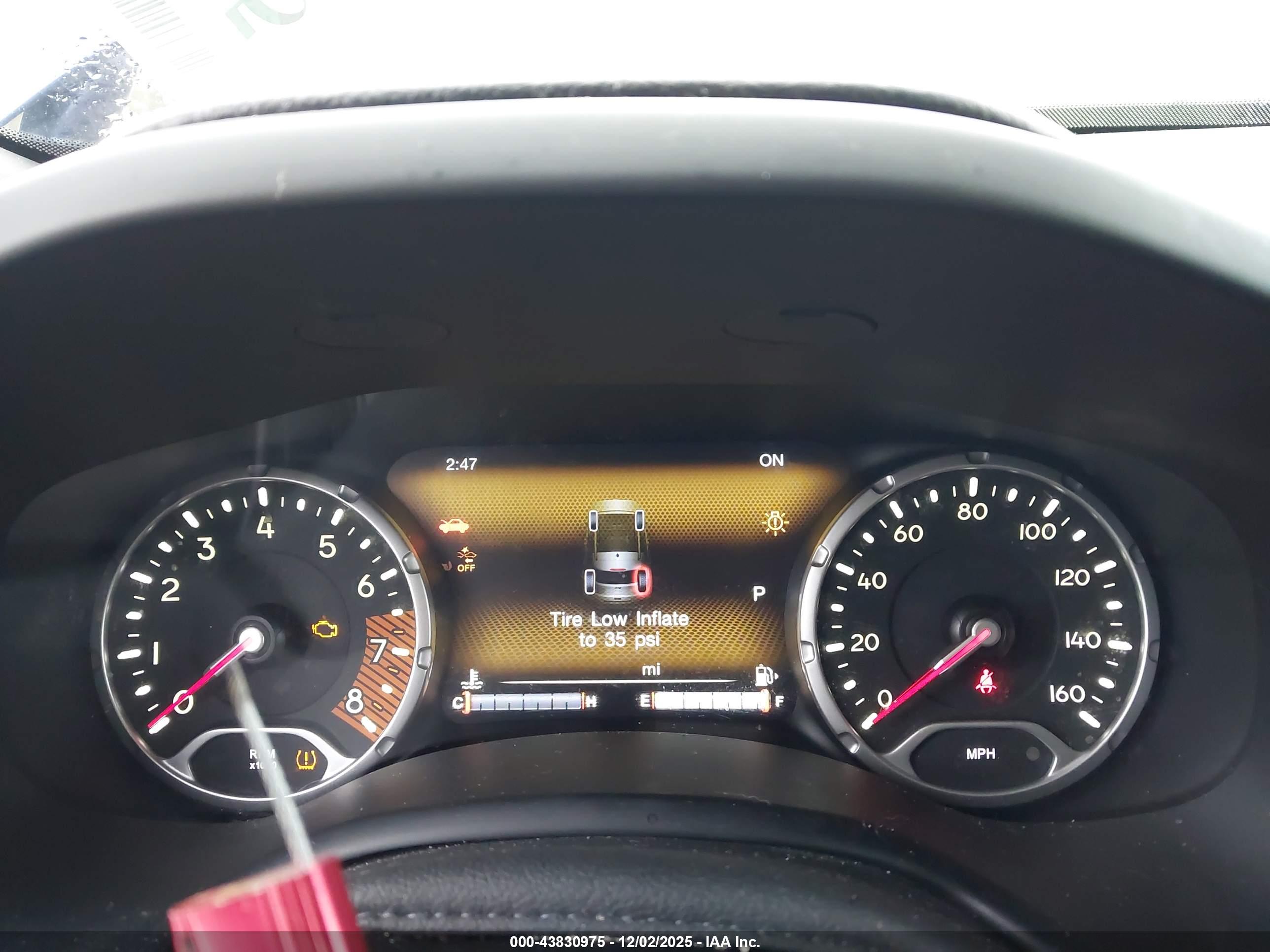 JEEP RENEGADE image 7