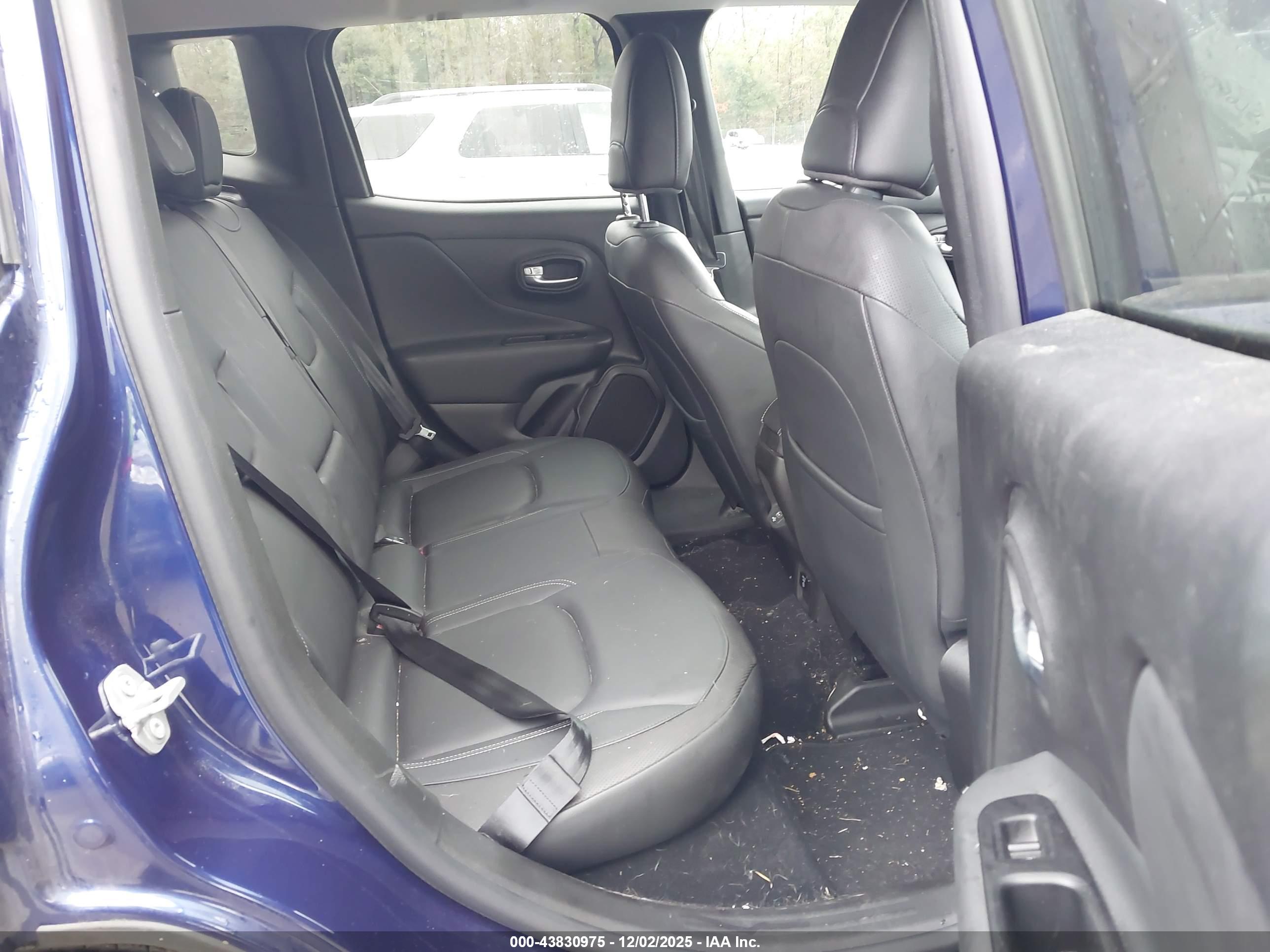 JEEP RENEGADE image 8