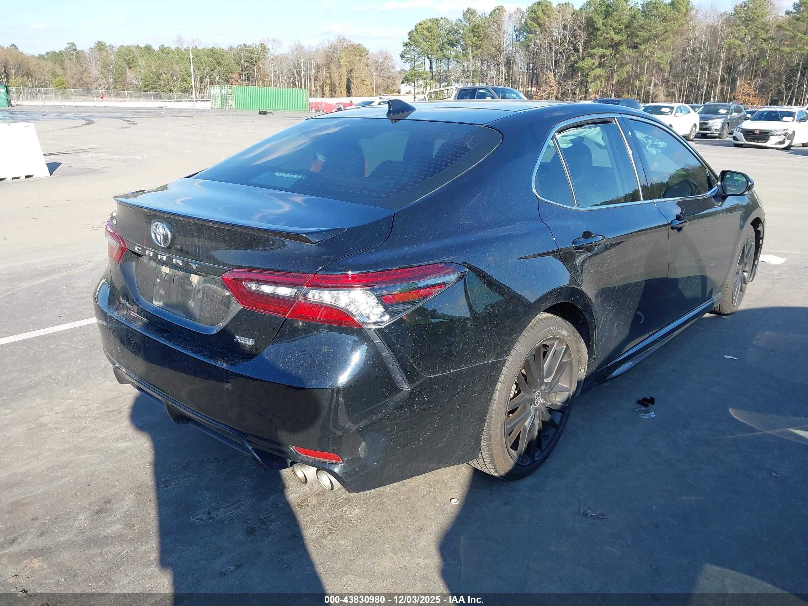 TOYOTA CAMRY image 4