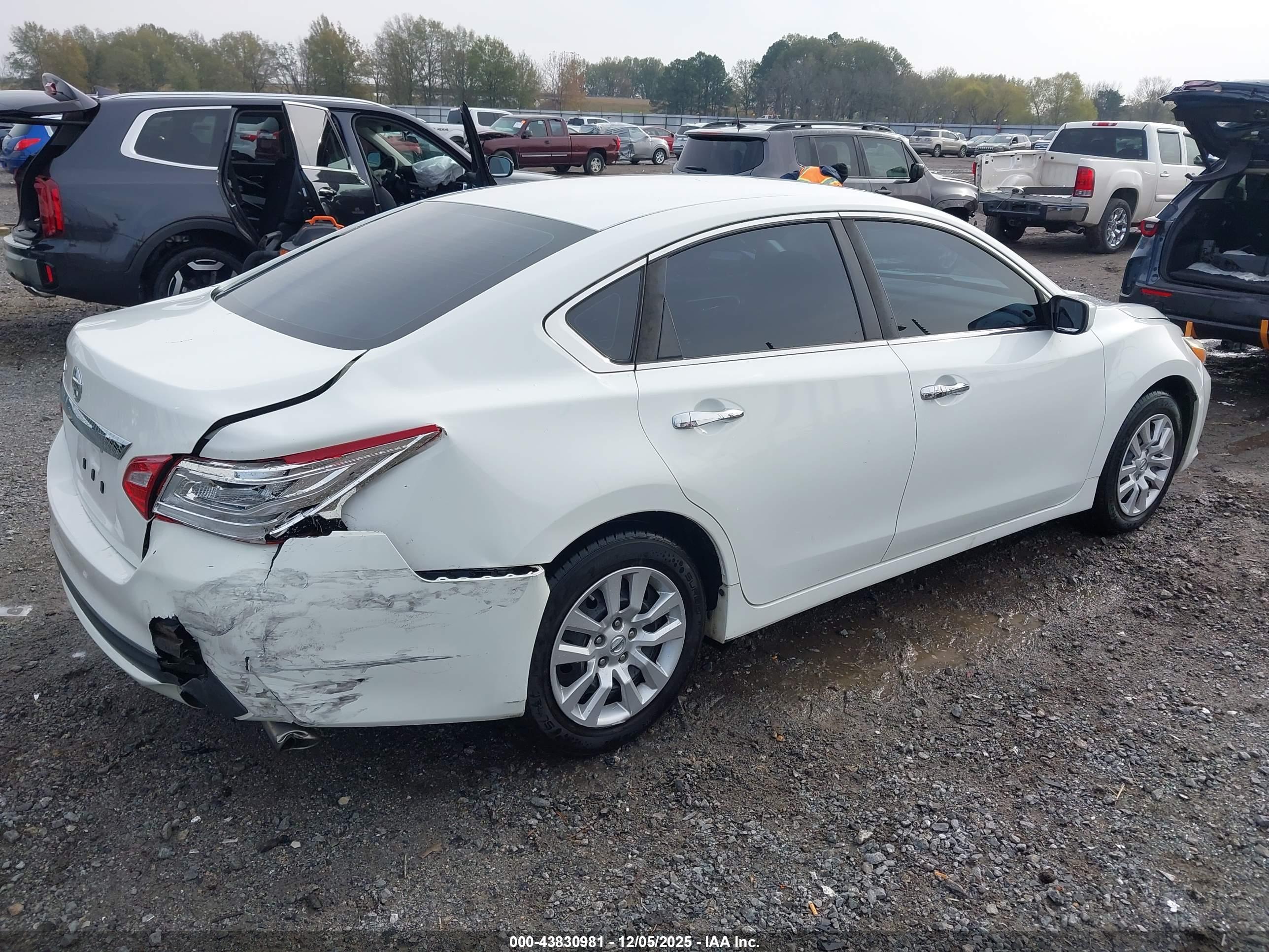 NISSAN ALTIMA image 4
