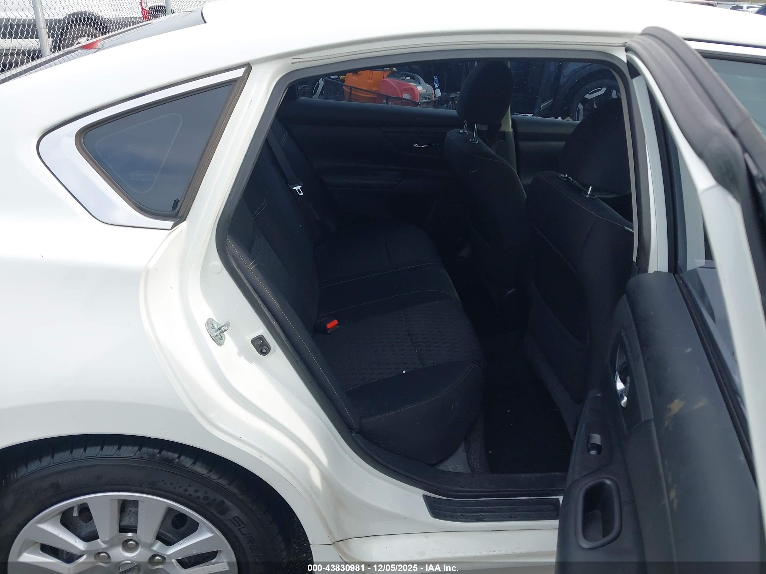 NISSAN ALTIMA image 8