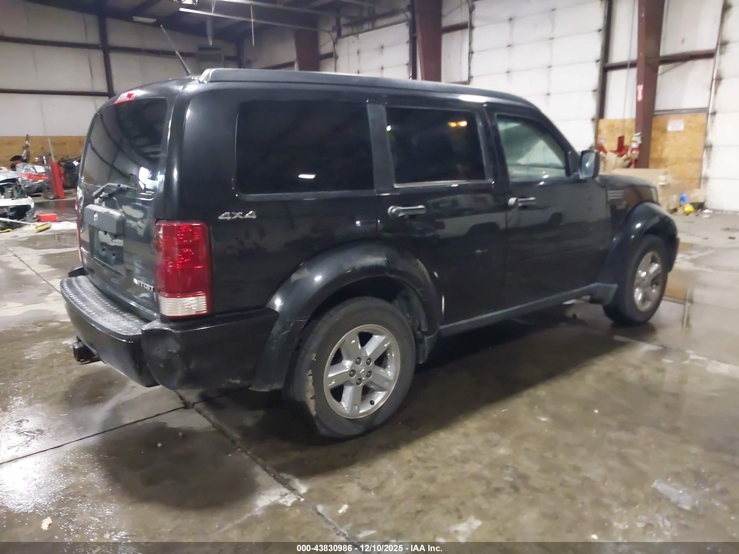 DODGE NITRO image 4