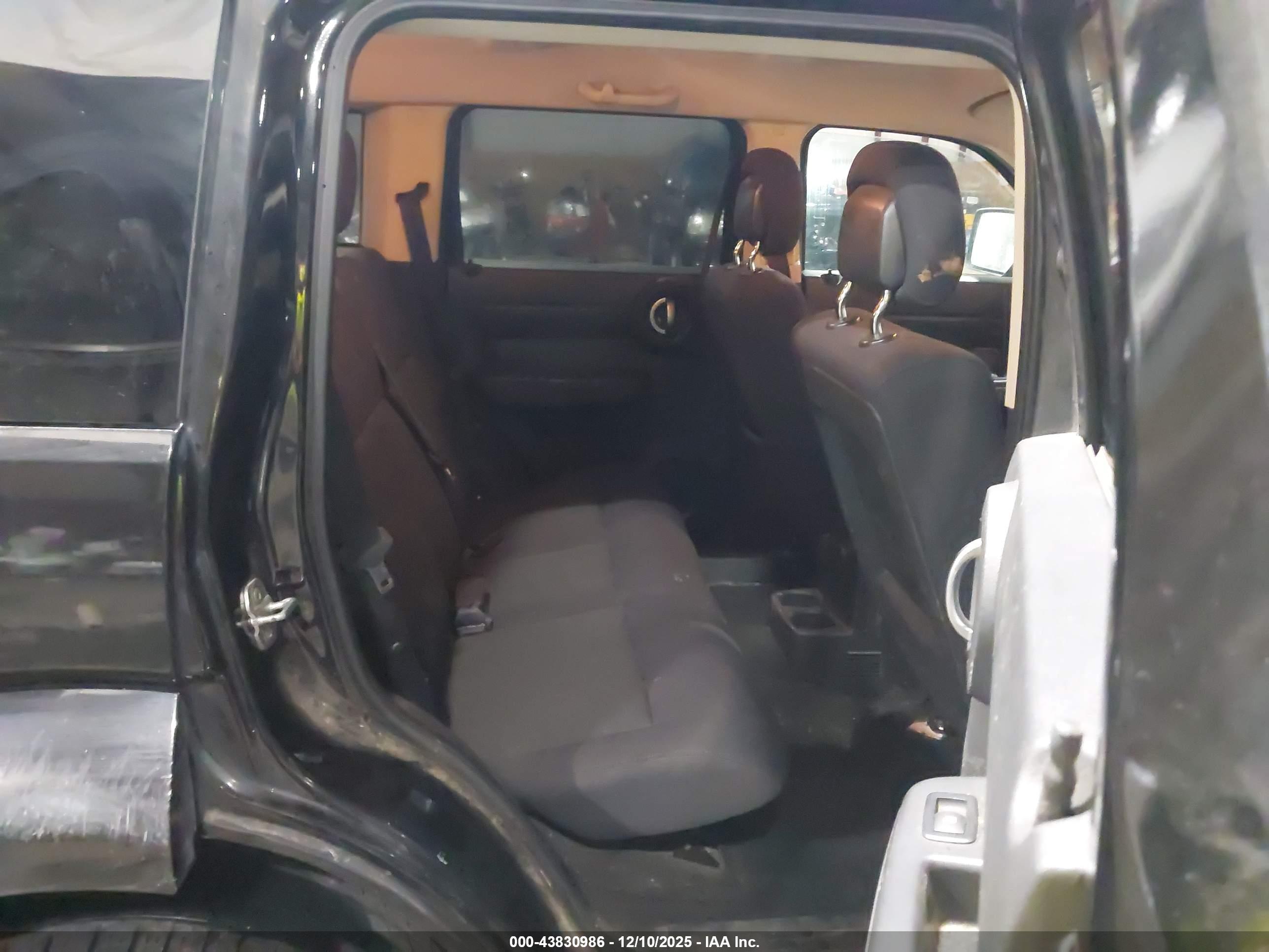 DODGE NITRO image 8