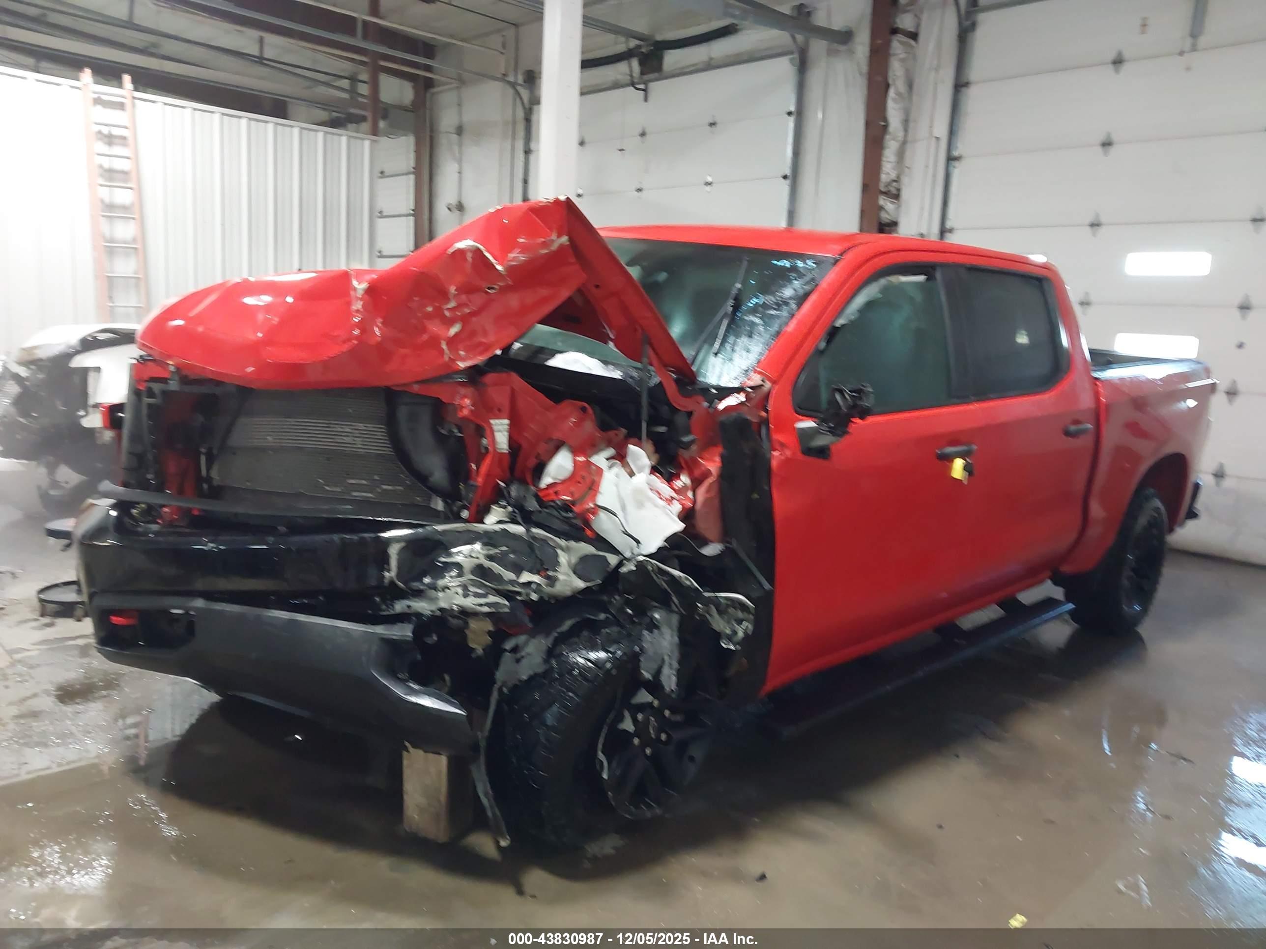 CHEVROLET SILVERADO image 2