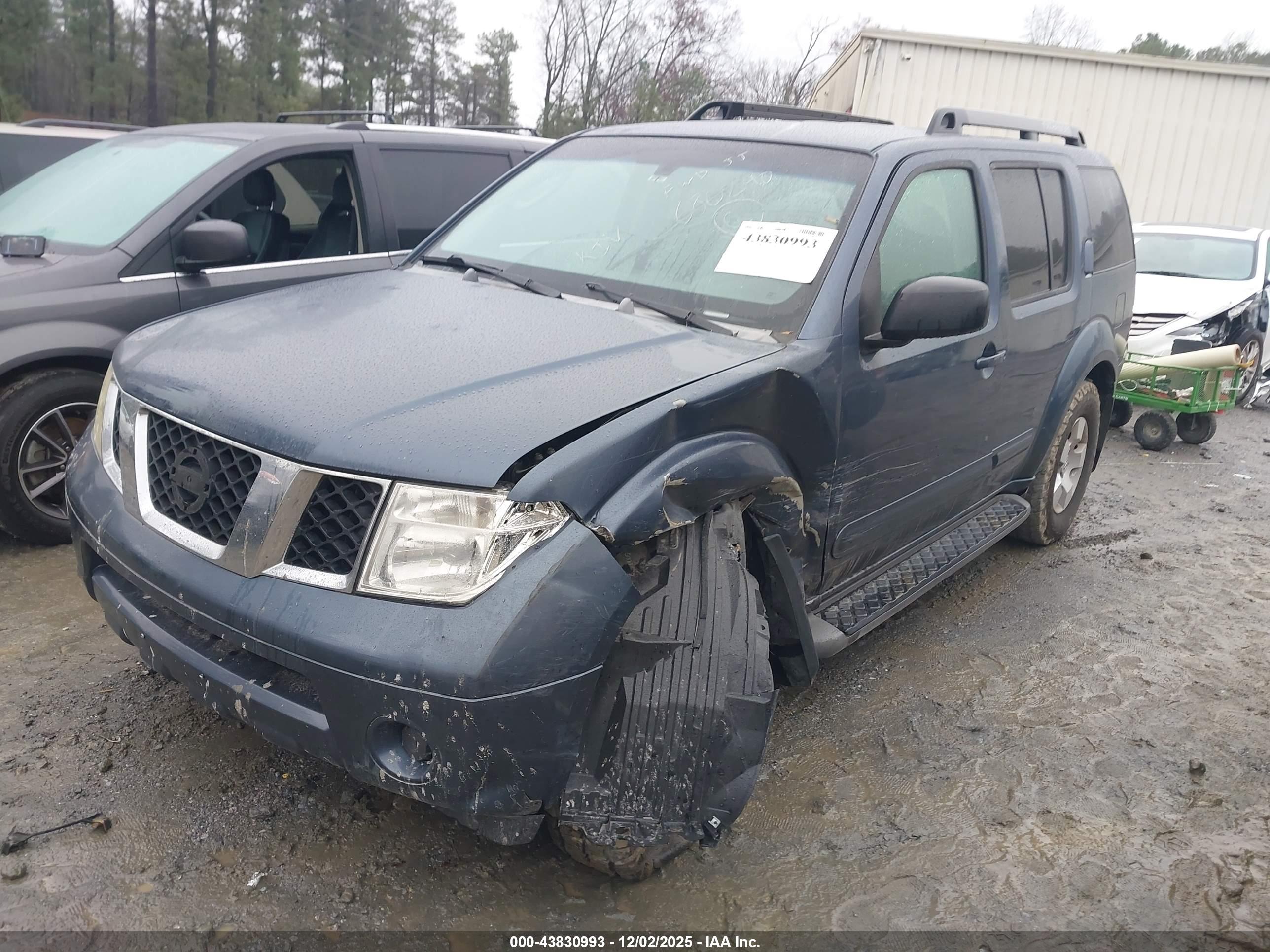 NISSAN PATHFINDER image 2