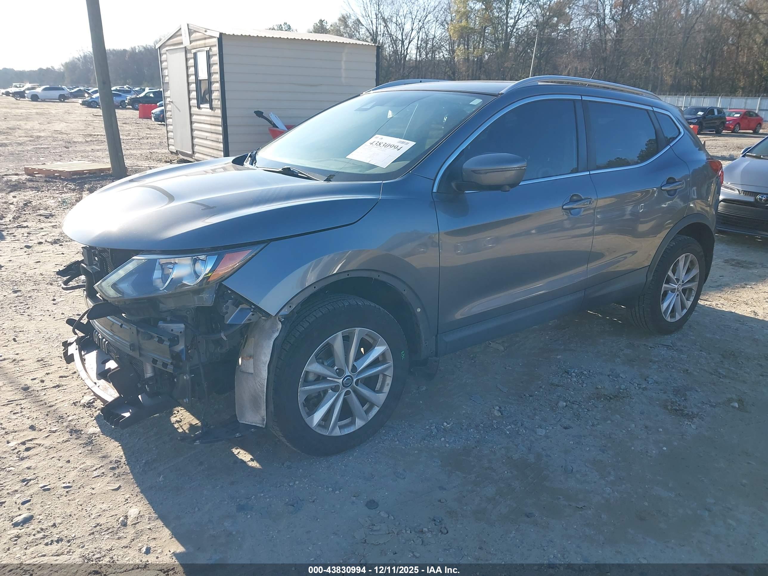 NISSAN ROGUE image 2