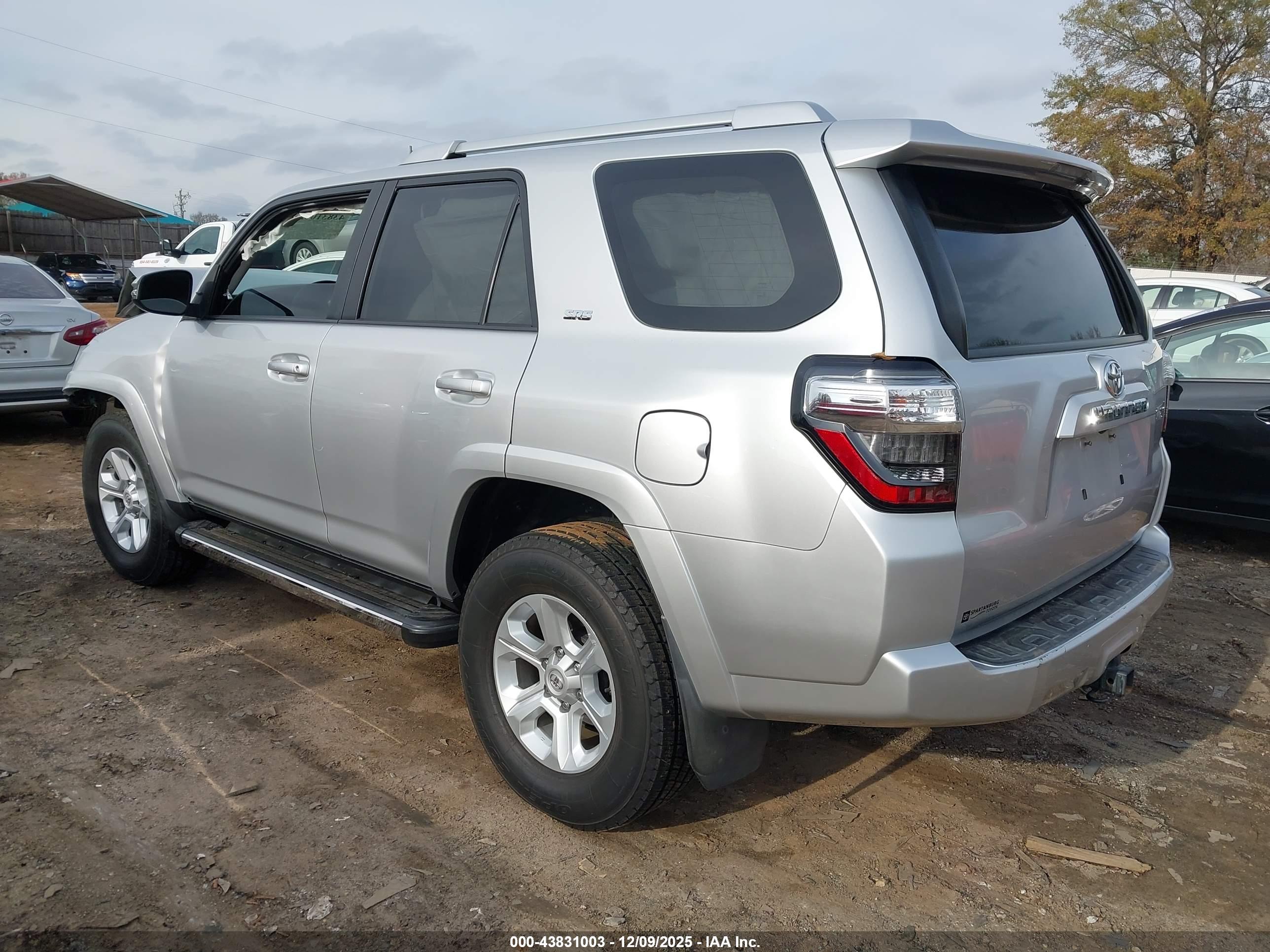 TOYOTA 4RUNNER image 3