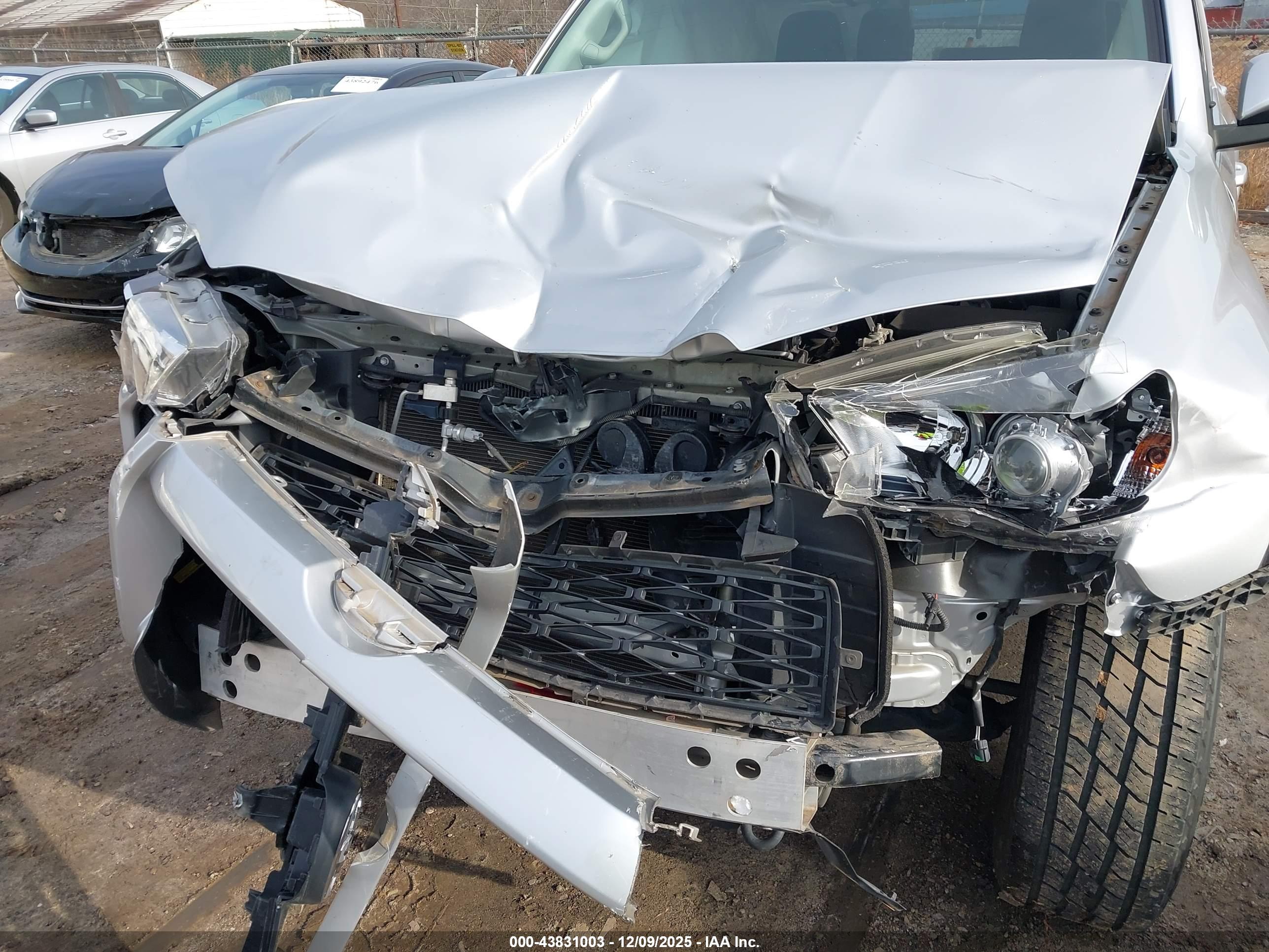 TOYOTA 4RUNNER image 6