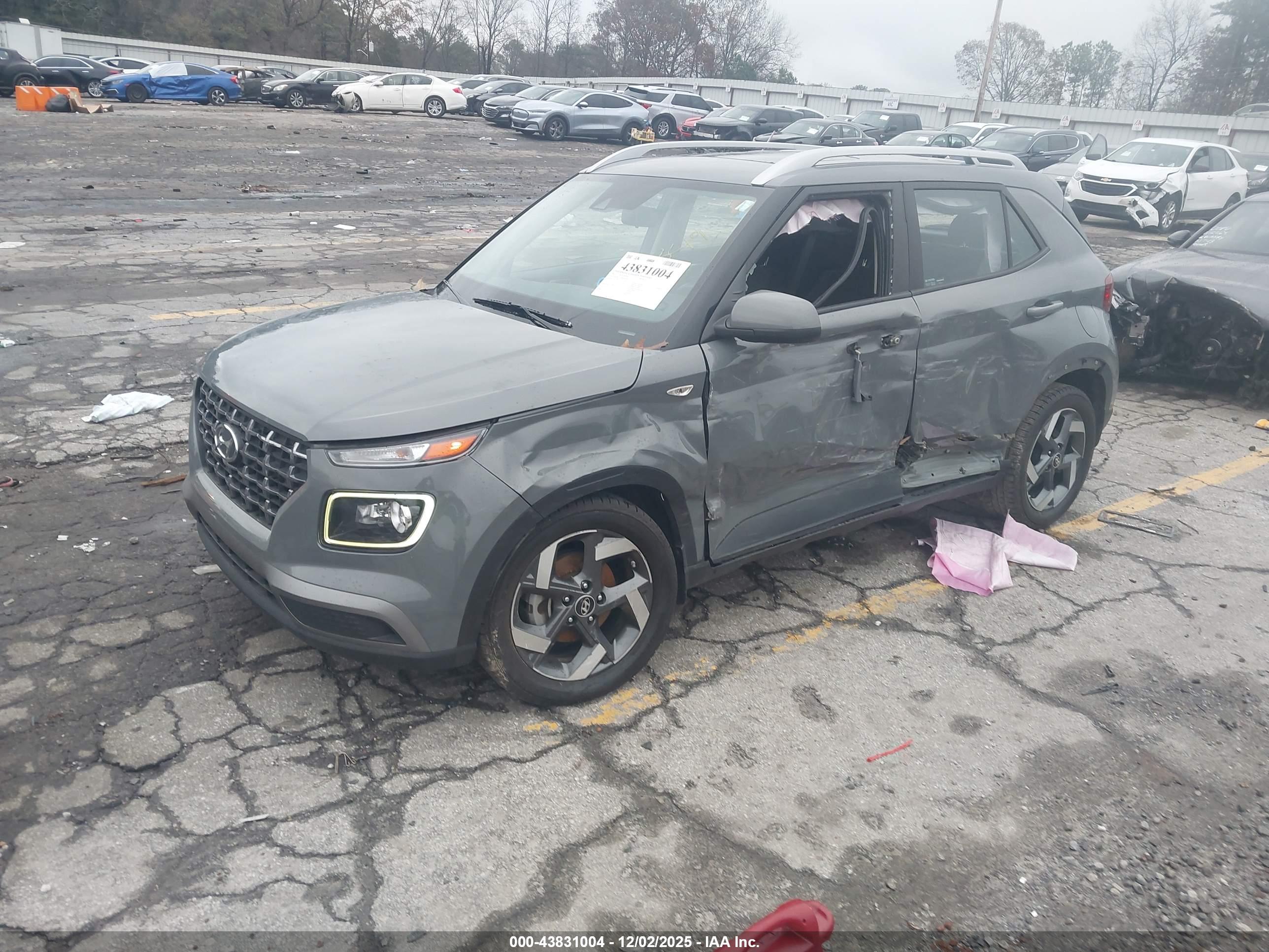 HYUNDAI VENUE image 2