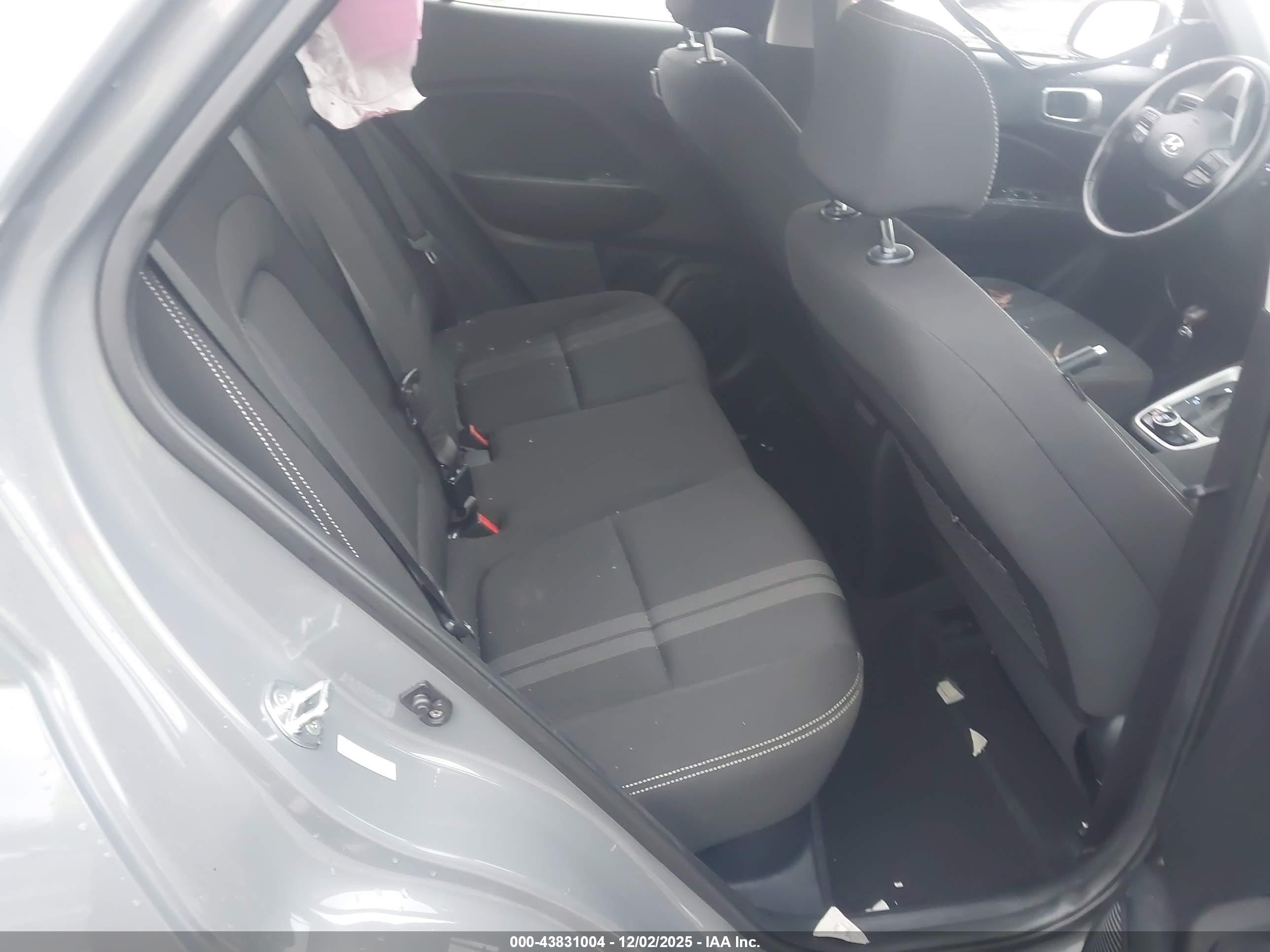 HYUNDAI VENUE image 8